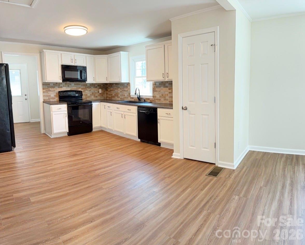 2827 E Long Avenue — Gastonia