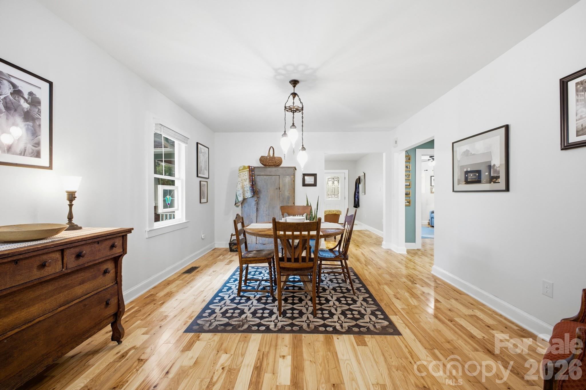 1207 Willow Road — Hendersonville
