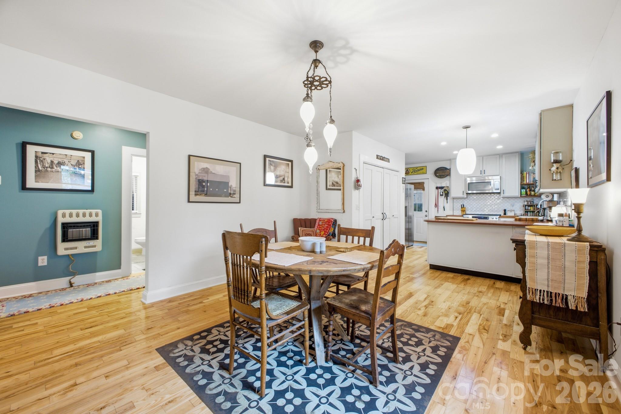 1207 Willow Road — Hendersonville