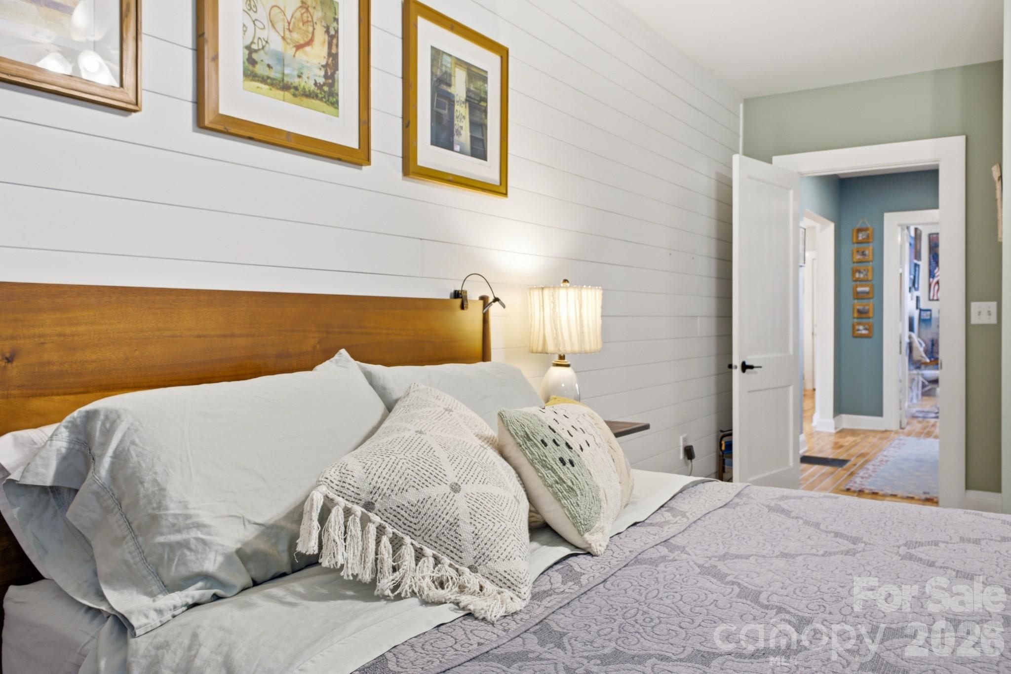 1207 Willow Road — Hendersonville