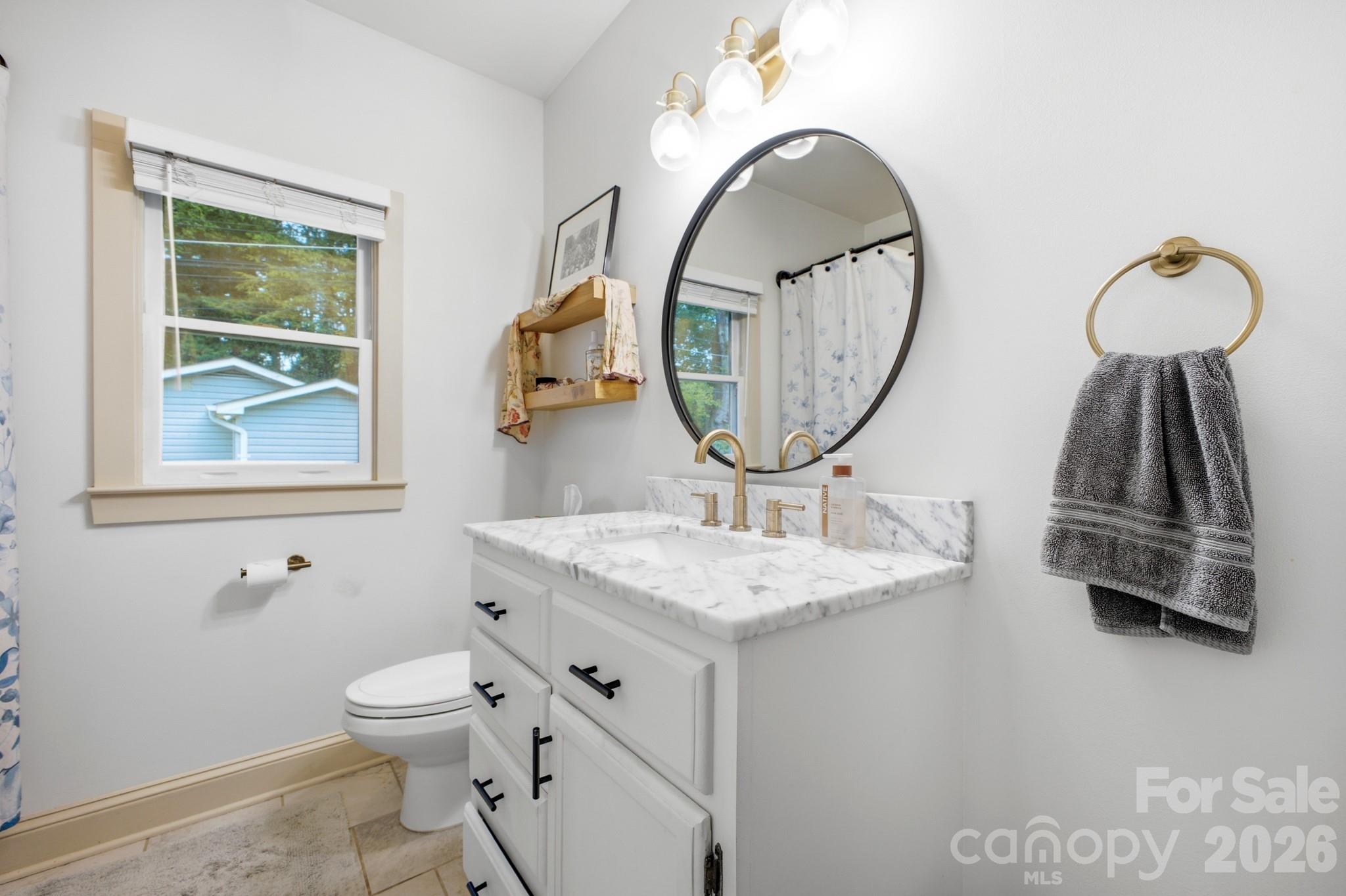 1207 Willow Road — Hendersonville