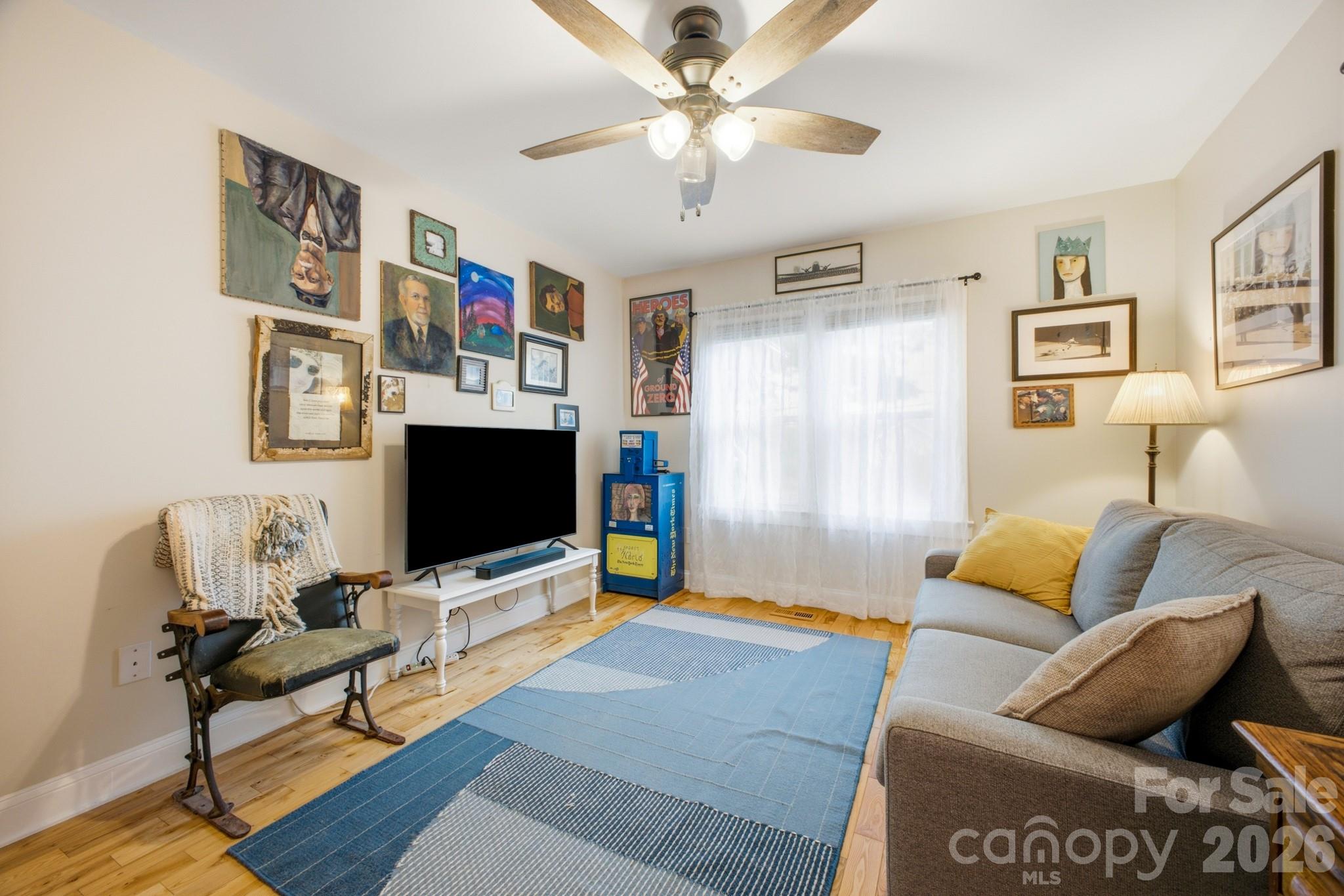 1207 Willow Road — Hendersonville
