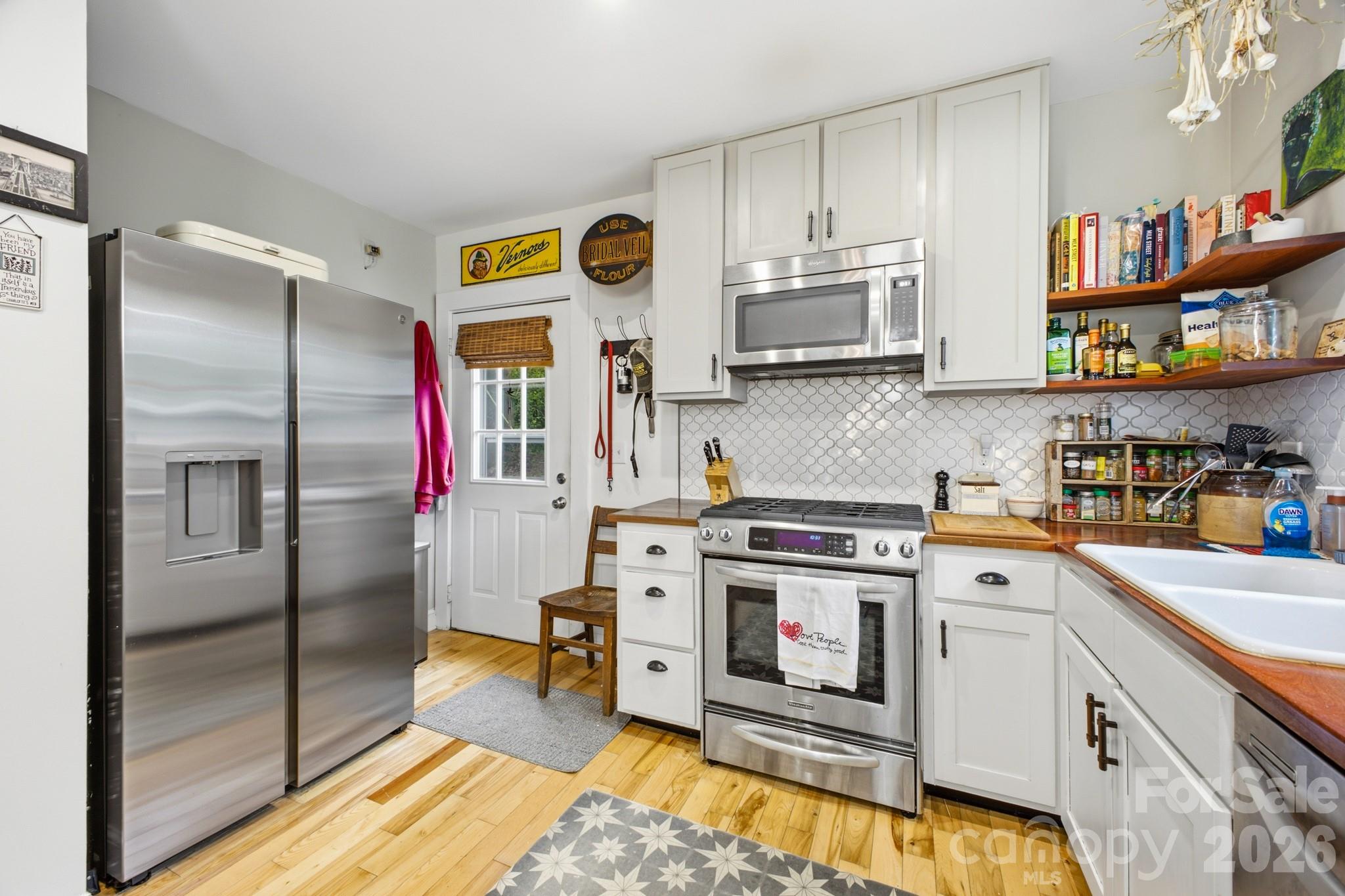 1207 Willow Road — Hendersonville