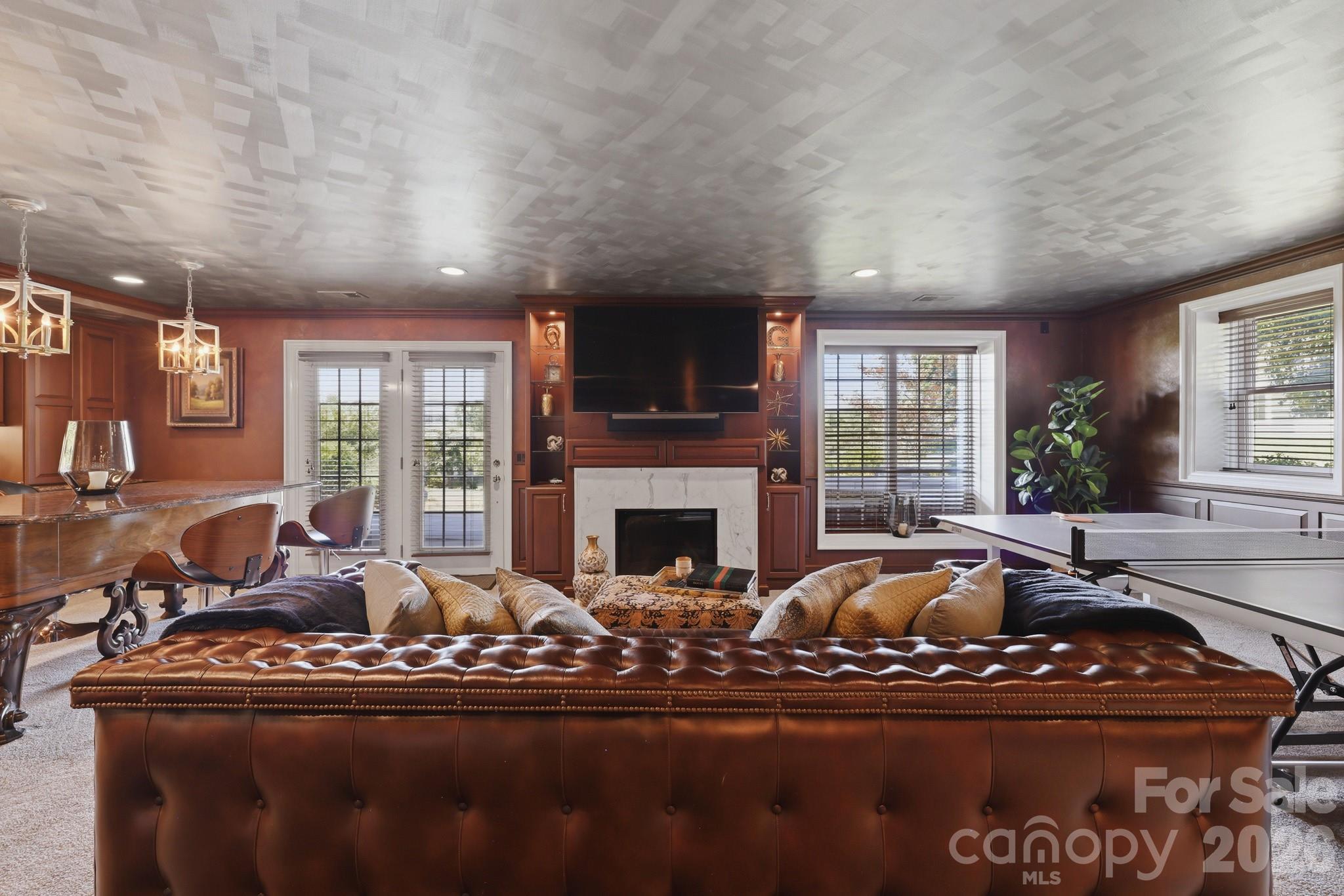 358 Olde Charter Circle #8 — Jefferson