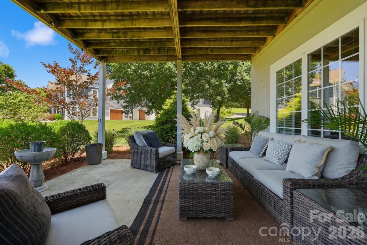358 Olde Charter Circle #8 — Jefferson