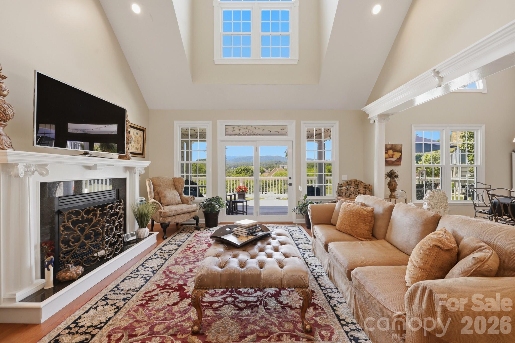 358 Olde Charter Circle #8 — Jefferson