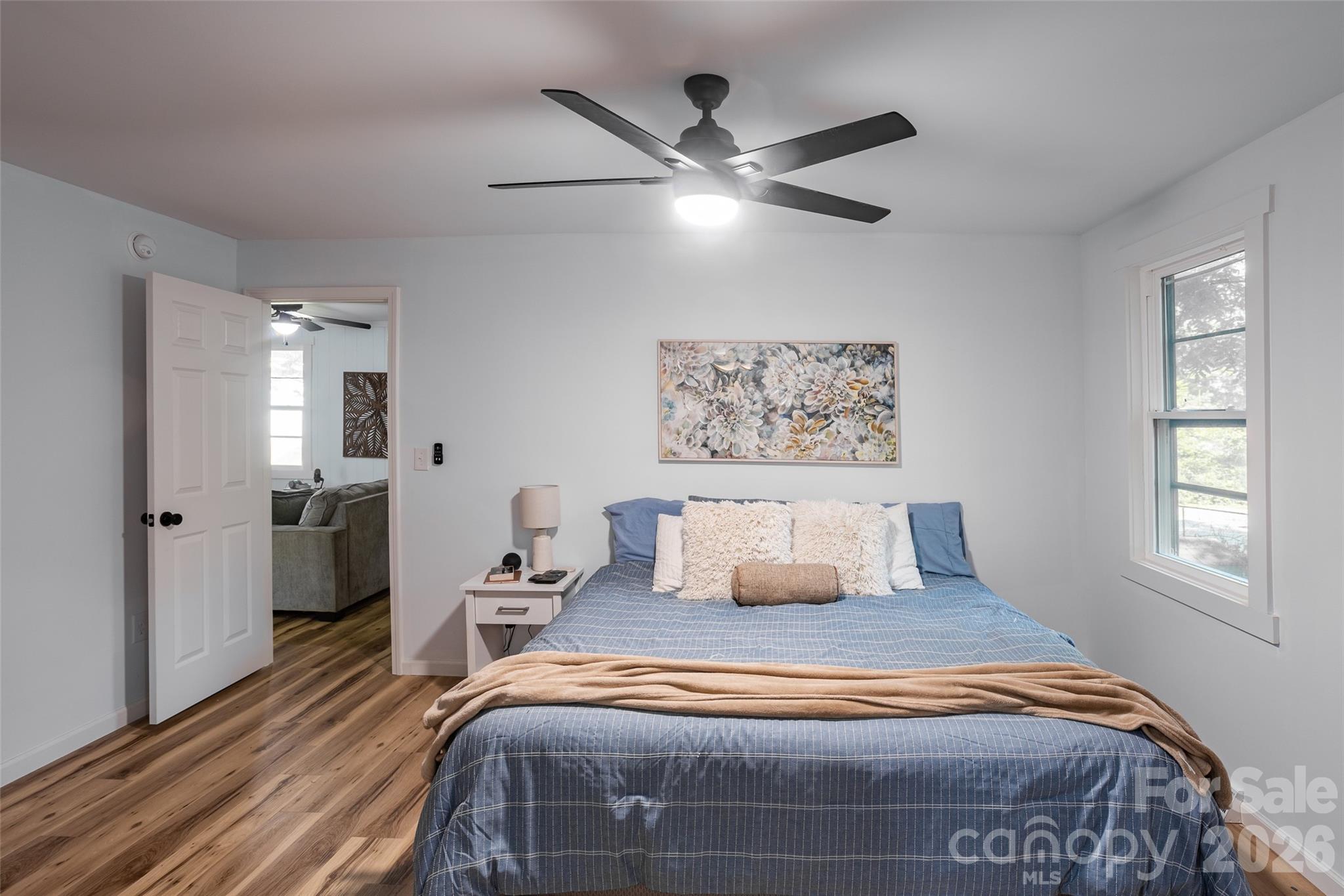 44 LR Smith Avenue — Hendersonville