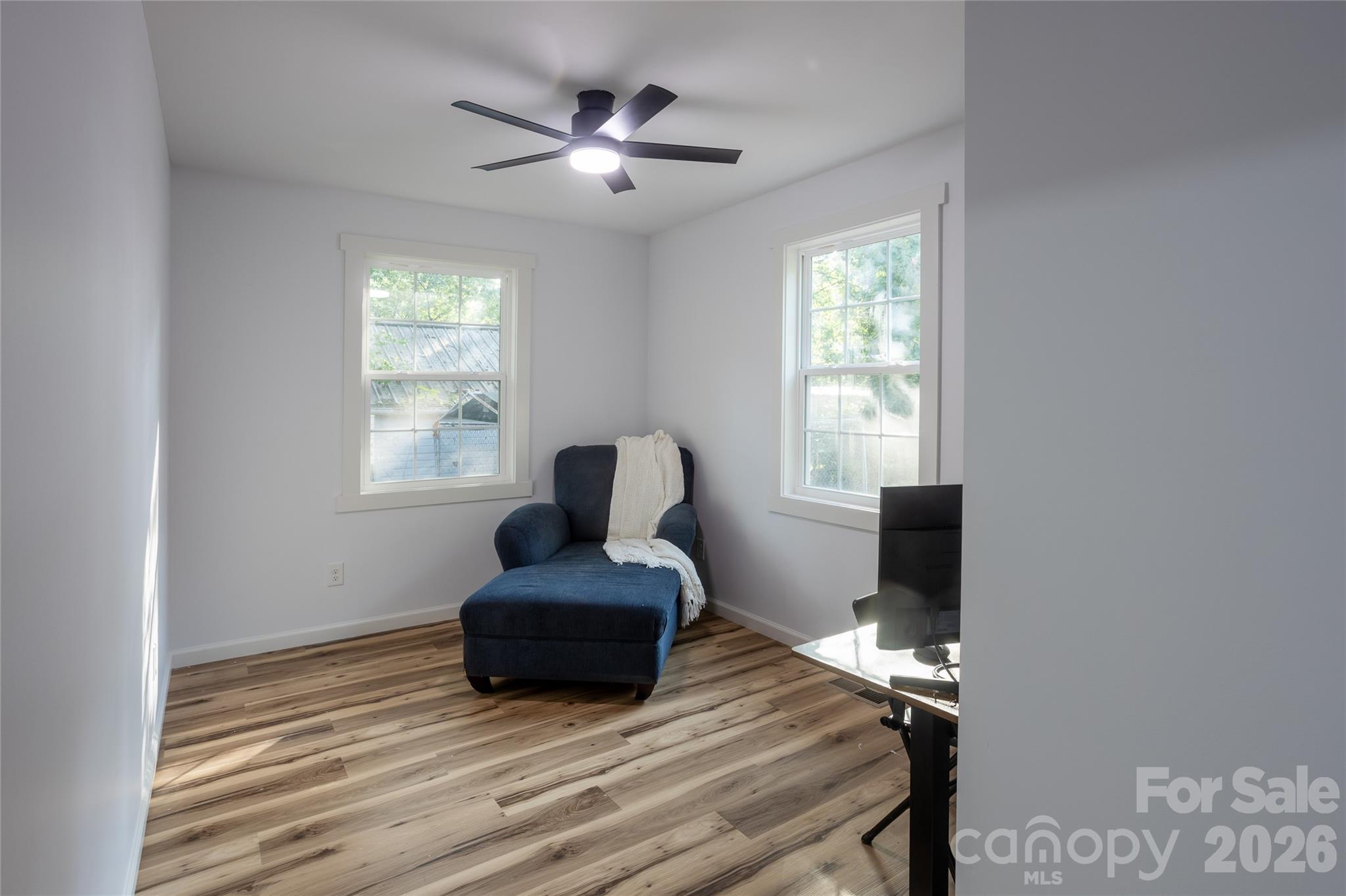 44 LR Smith Avenue — Hendersonville