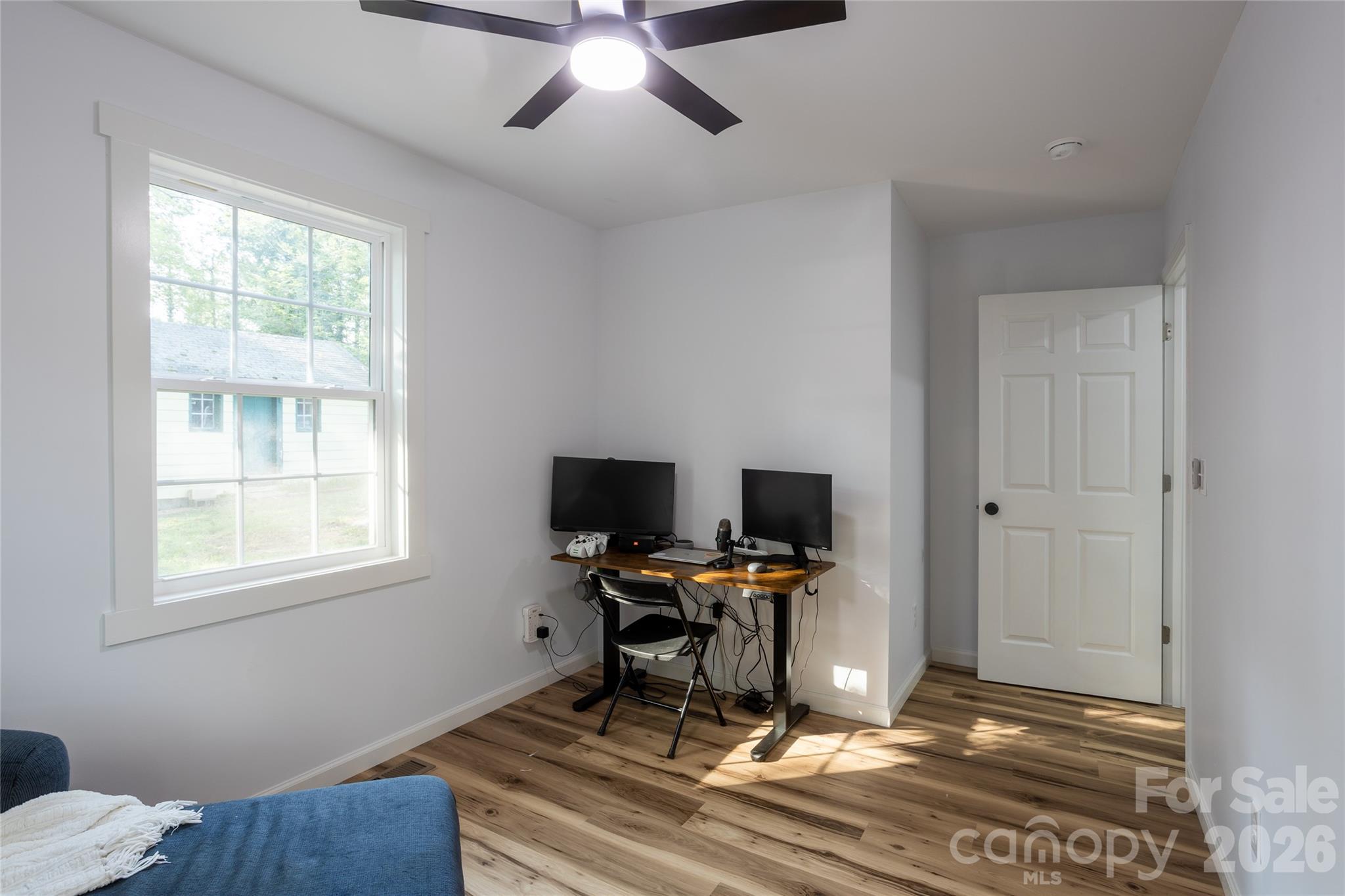 44 LR Smith Avenue — Hendersonville