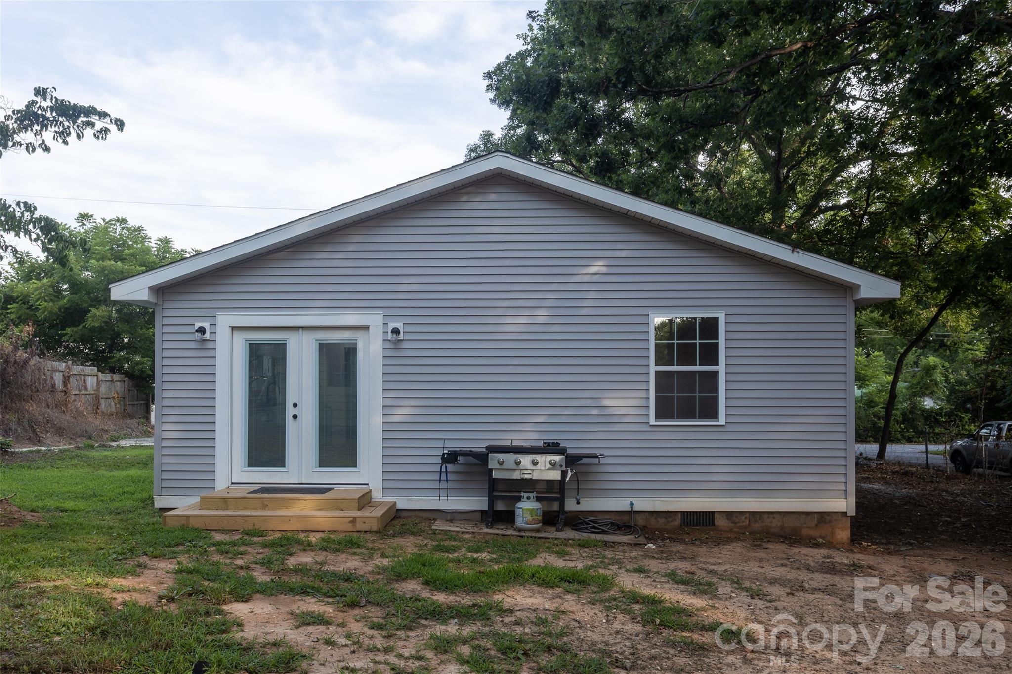 44 LR Smith Avenue — Hendersonville