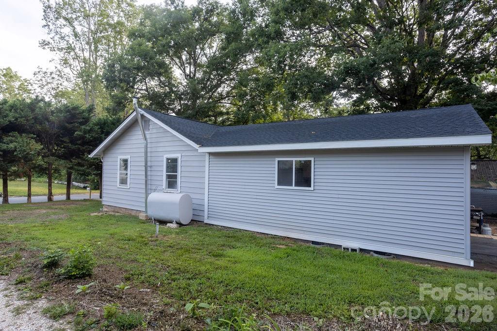 44 LR Smith Avenue — Hendersonville