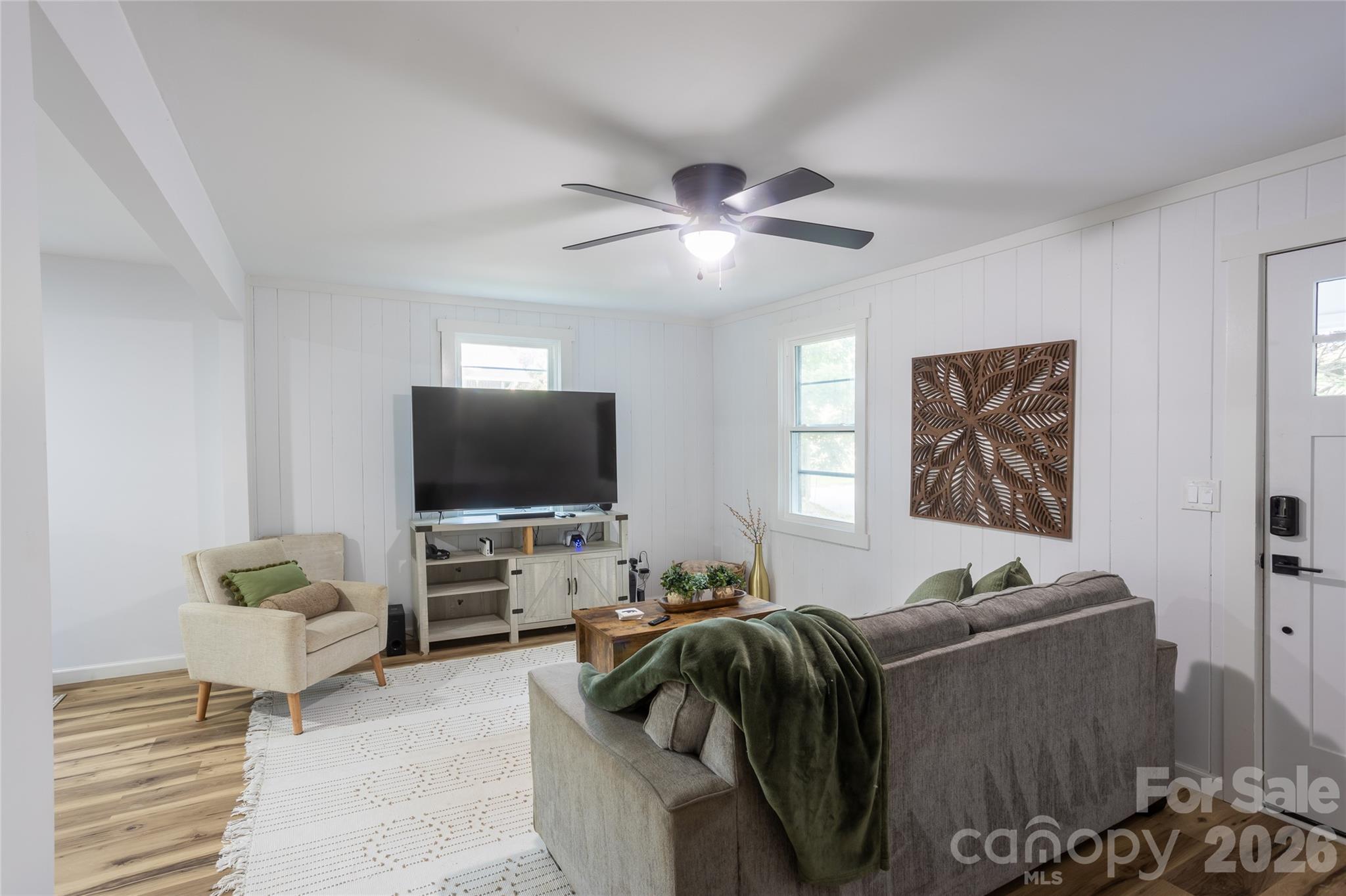 44 LR Smith Avenue — Hendersonville