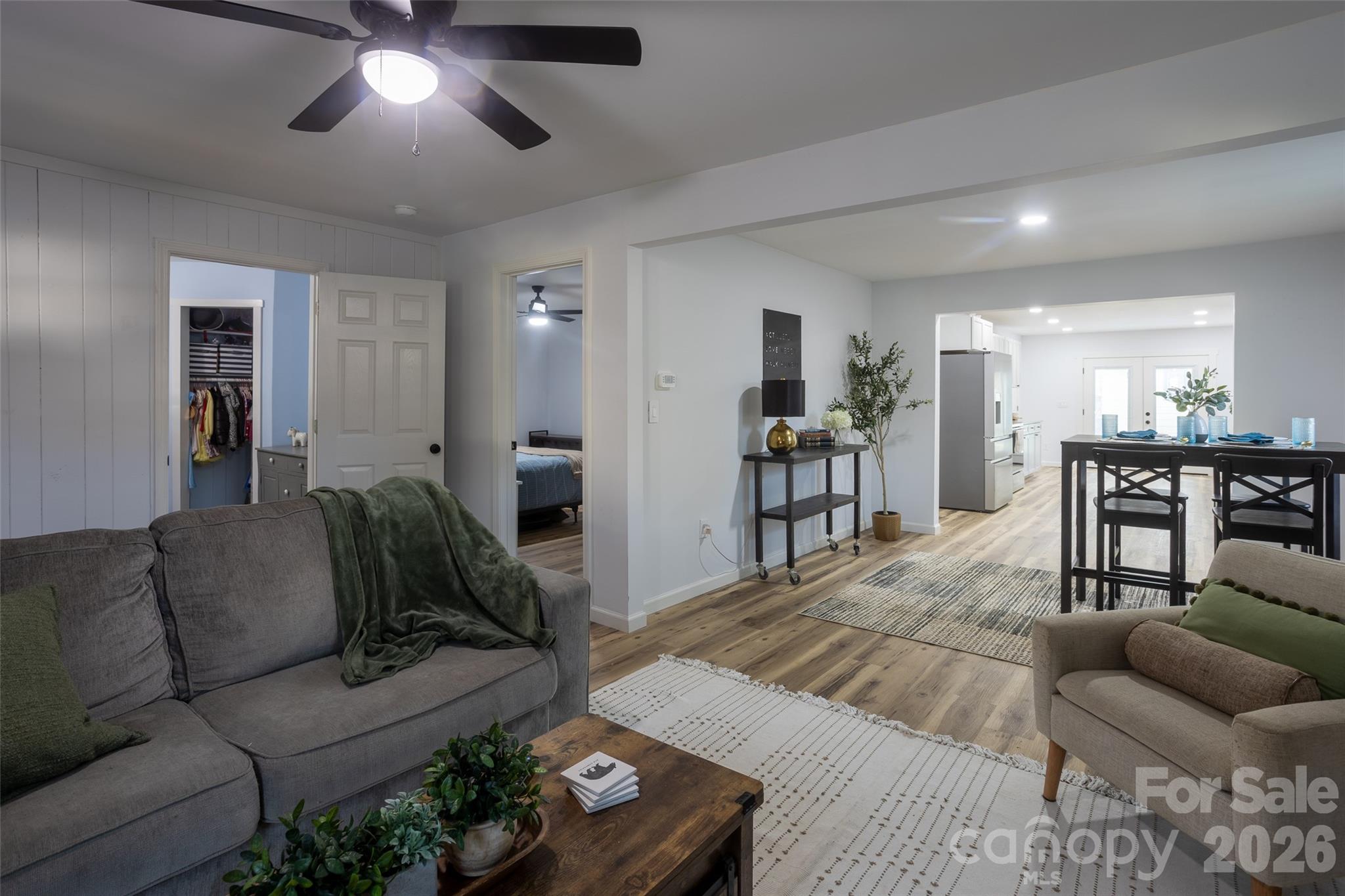 44 LR Smith Avenue — Hendersonville