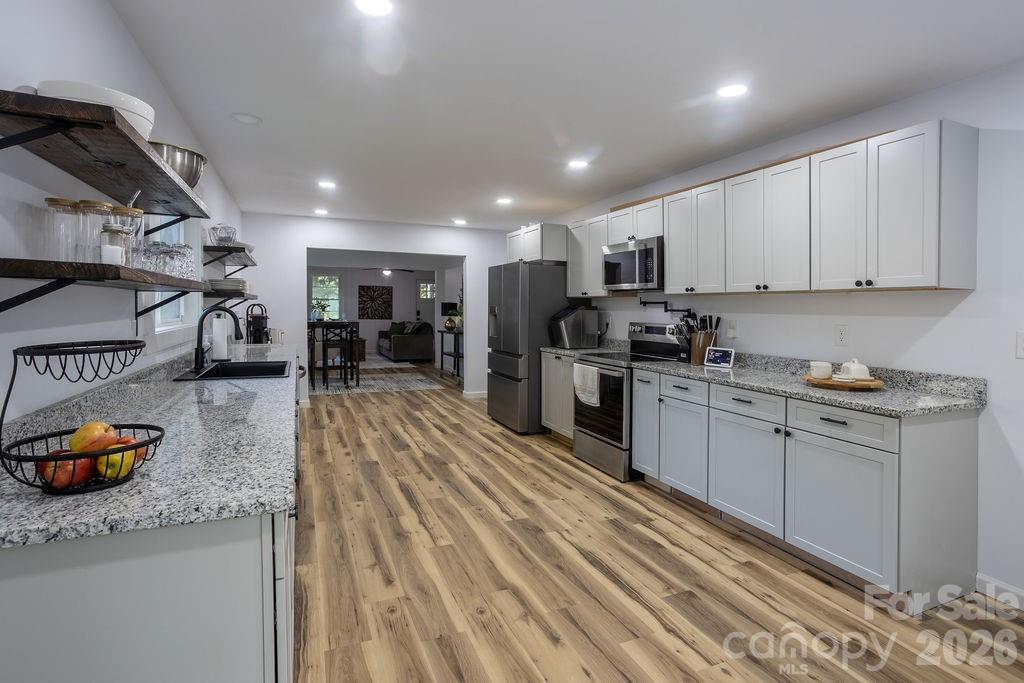 44 LR Smith Avenue — Hendersonville