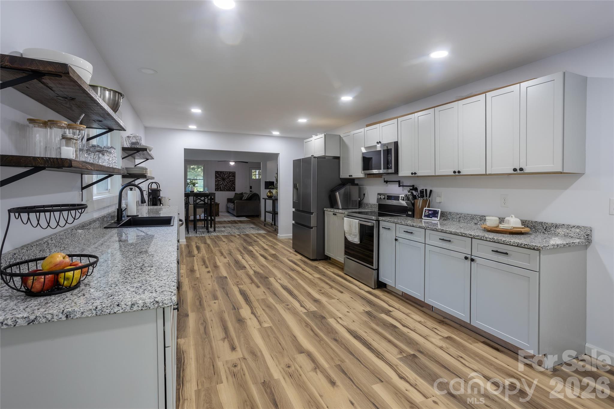 44 LR Smith Avenue — Hendersonville