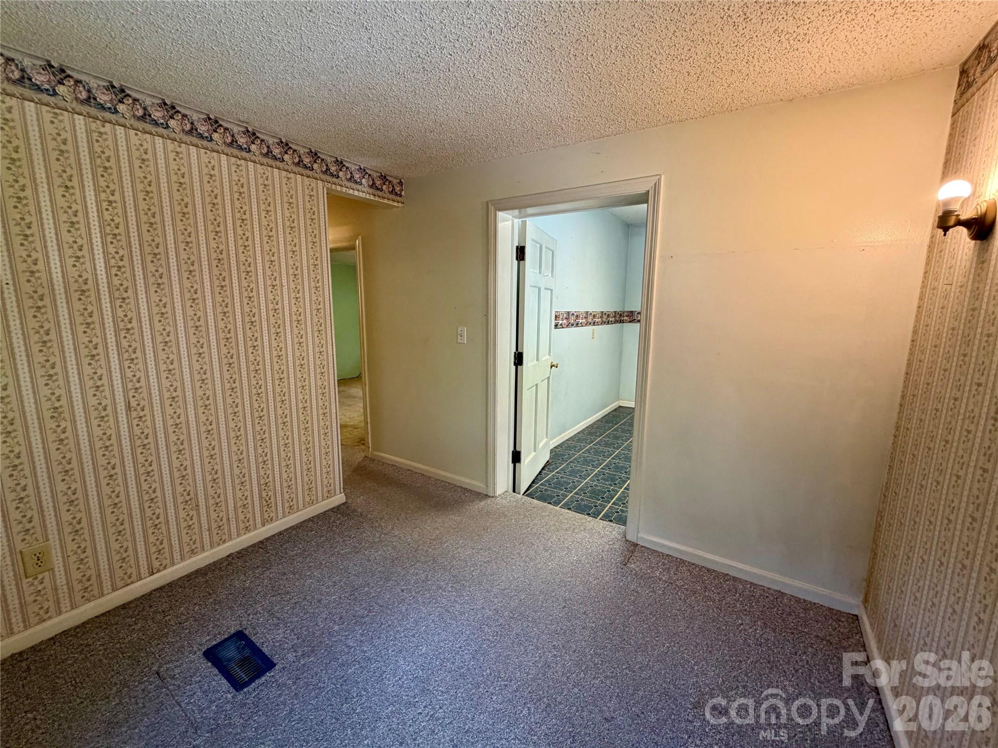 5 Dewberry Drive — Hendersonville