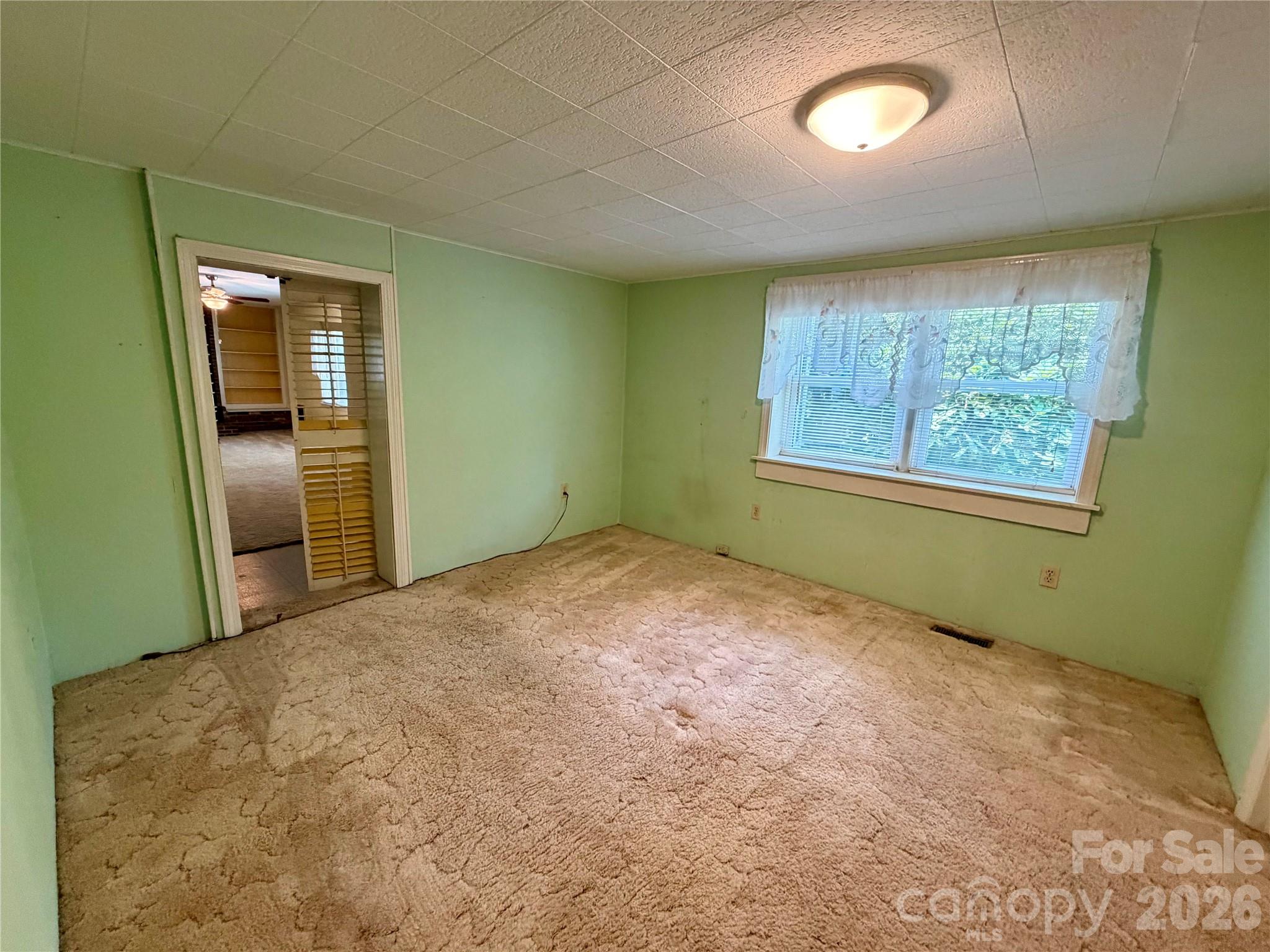 5 Dewberry Drive — Hendersonville