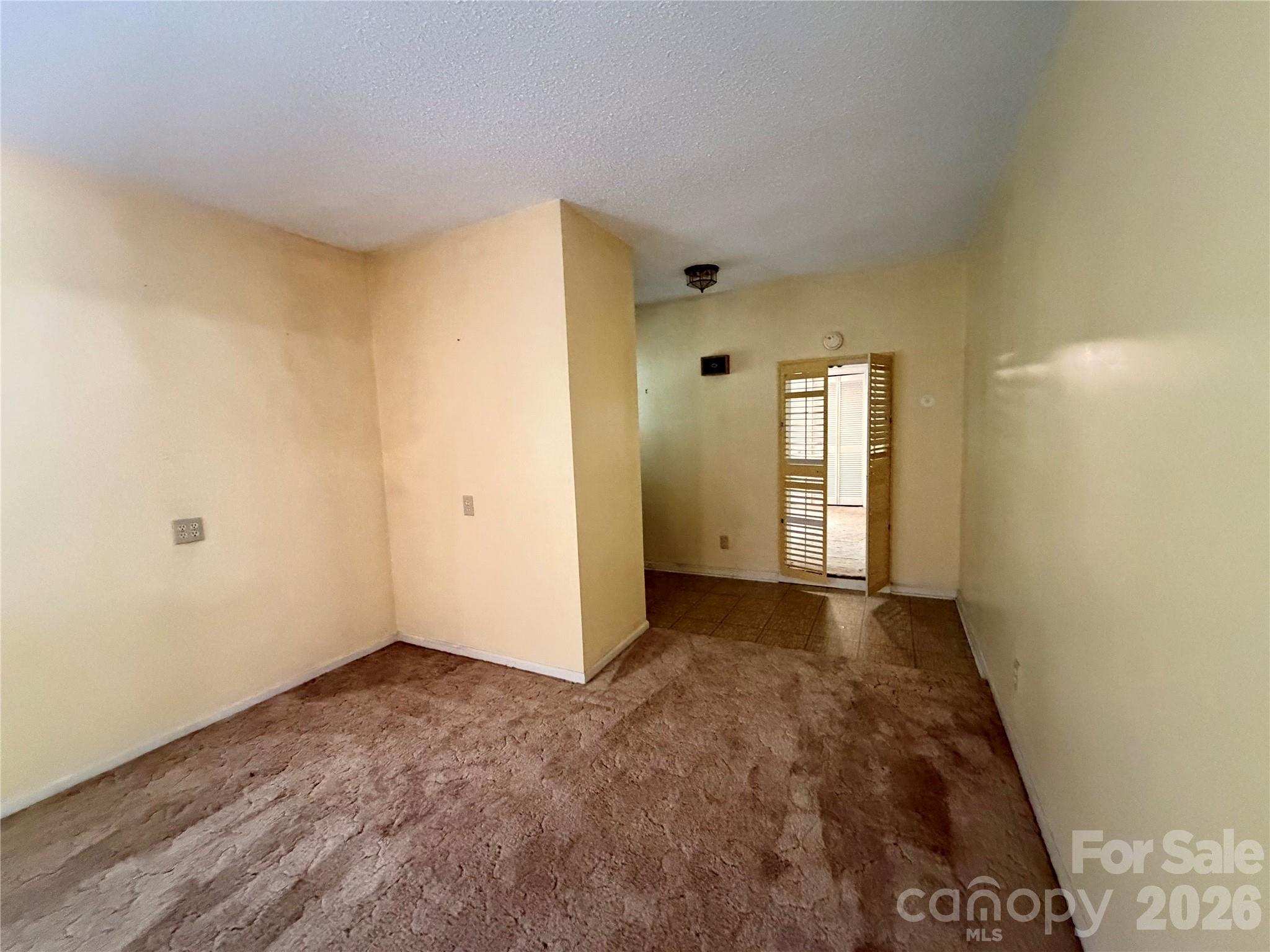 5 Dewberry Drive — Hendersonville