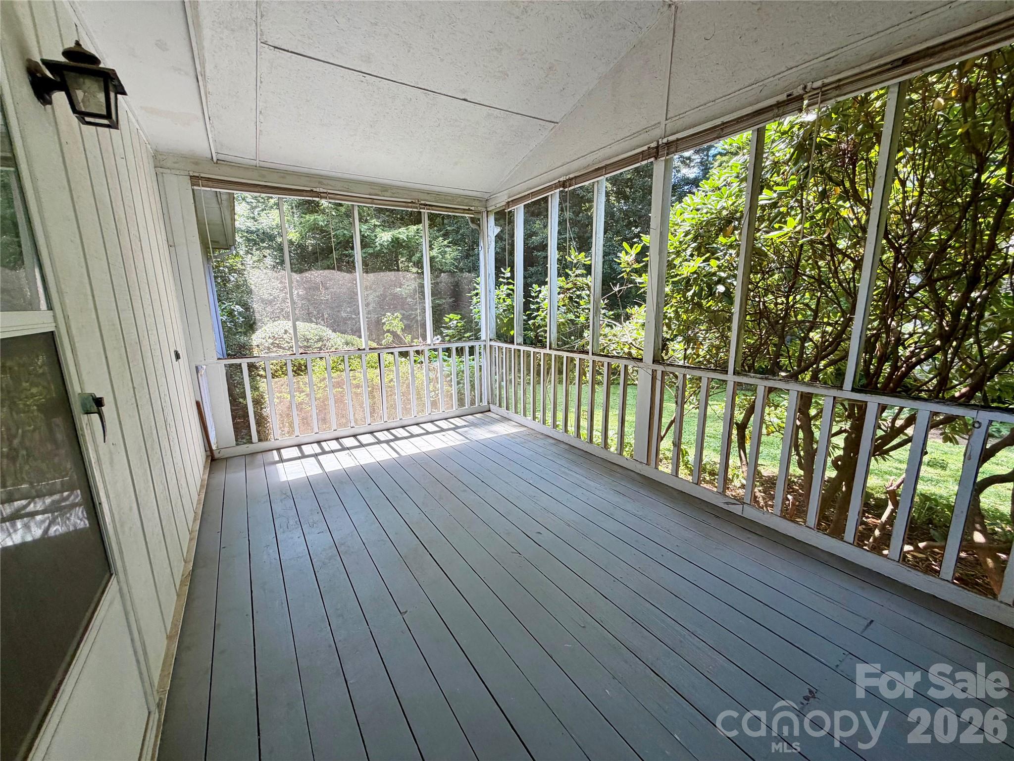 5 Dewberry Drive — Hendersonville
