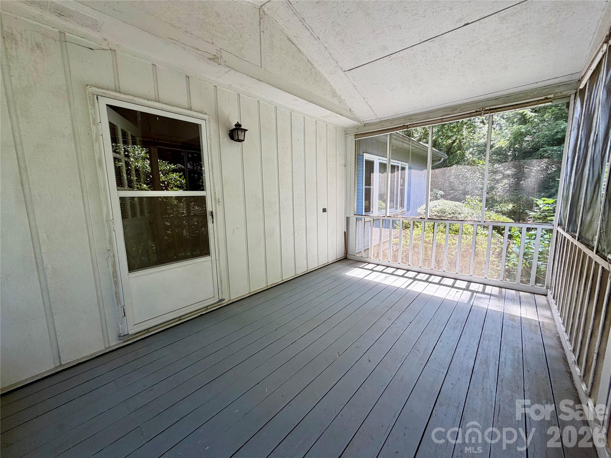 5 Dewberry Drive — Hendersonville