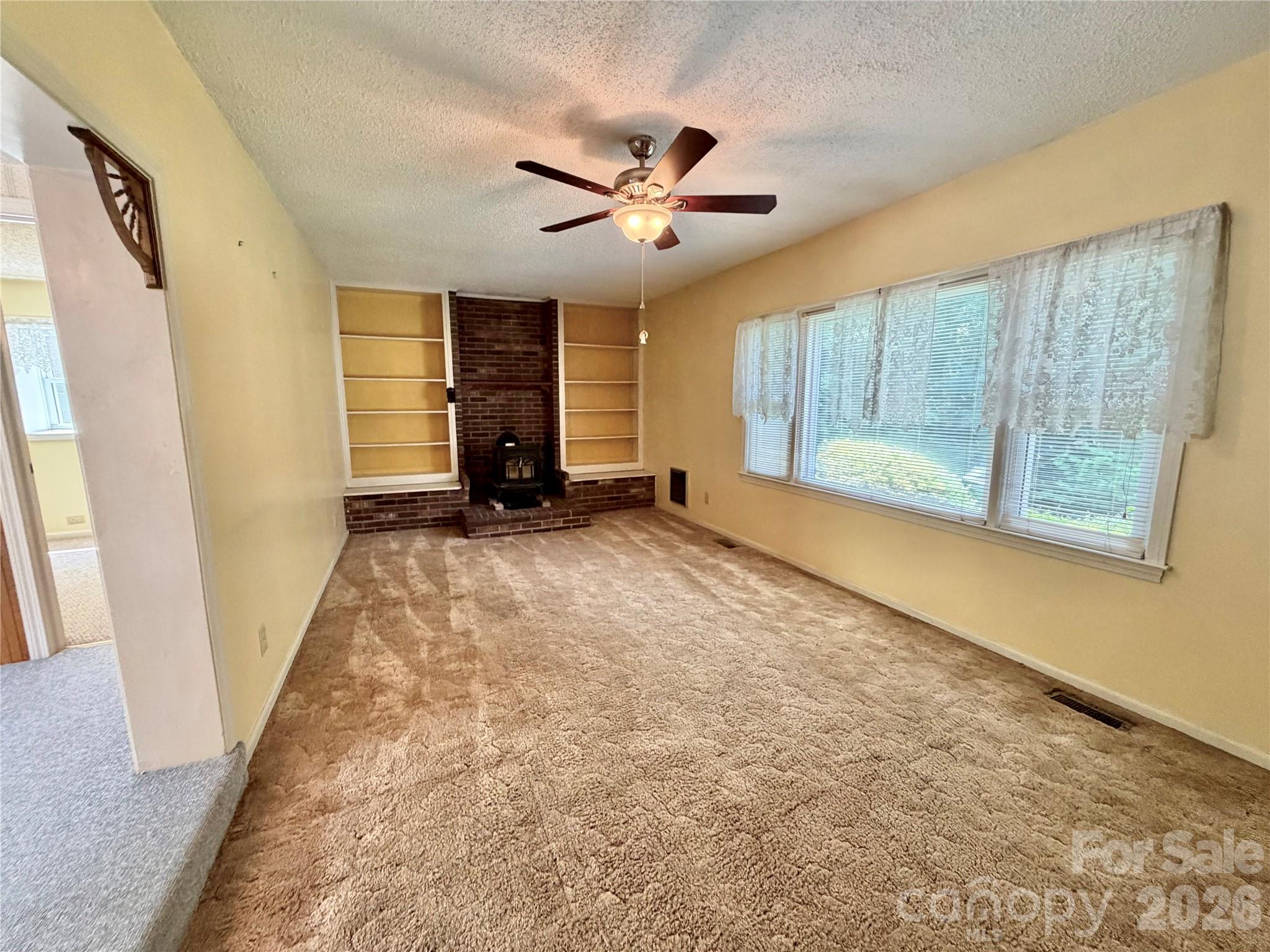 5 Dewberry Drive — Hendersonville