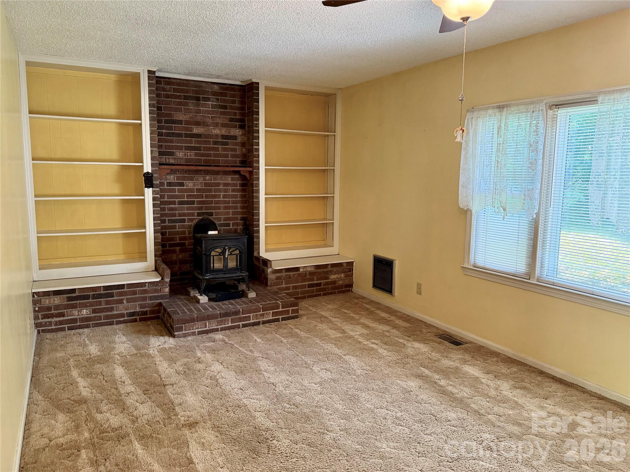 5 Dewberry Drive — Hendersonville
