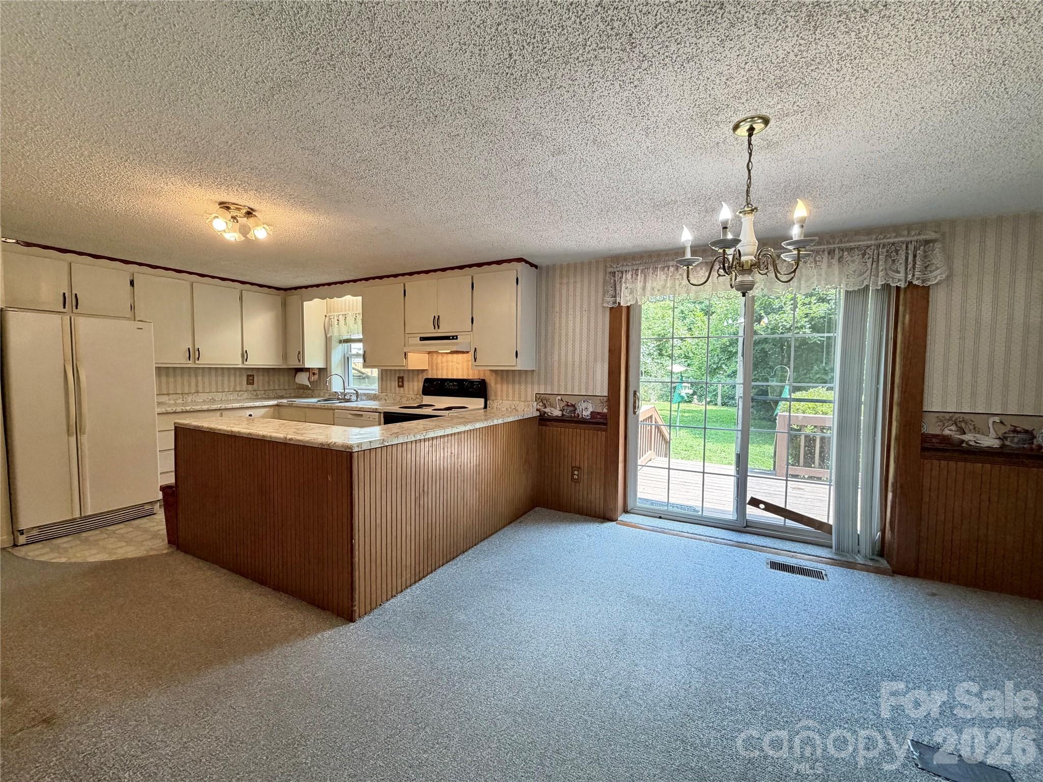 5 Dewberry Drive — Hendersonville