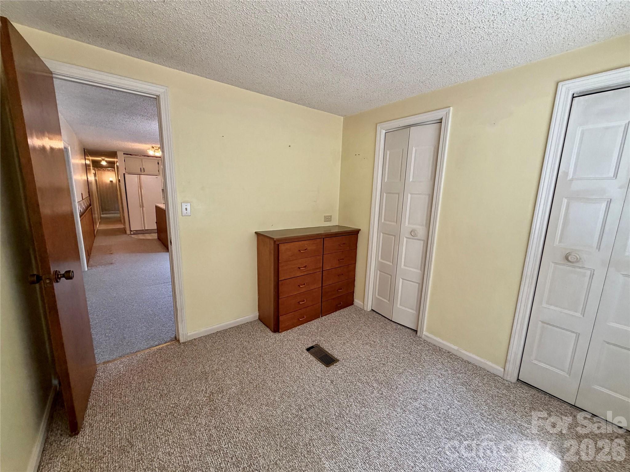 5 Dewberry Drive — Hendersonville