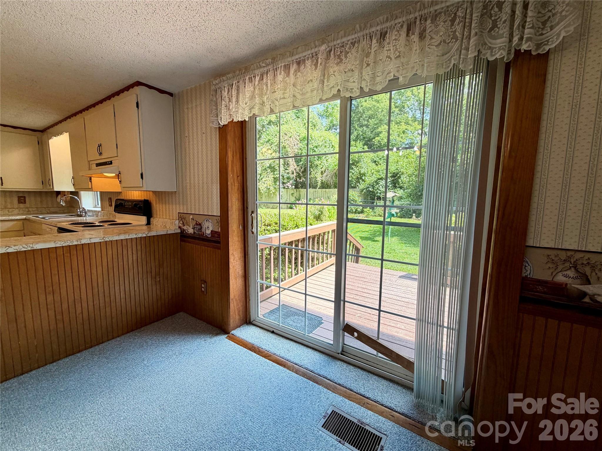 5 Dewberry Drive — Hendersonville