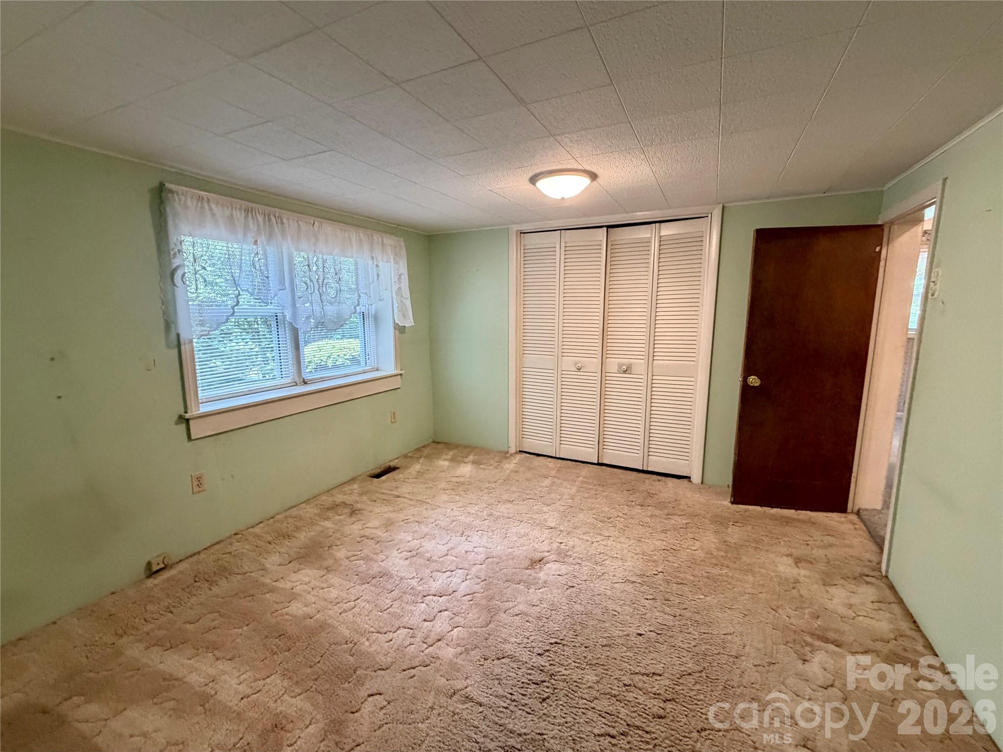 5 Dewberry Drive — Hendersonville