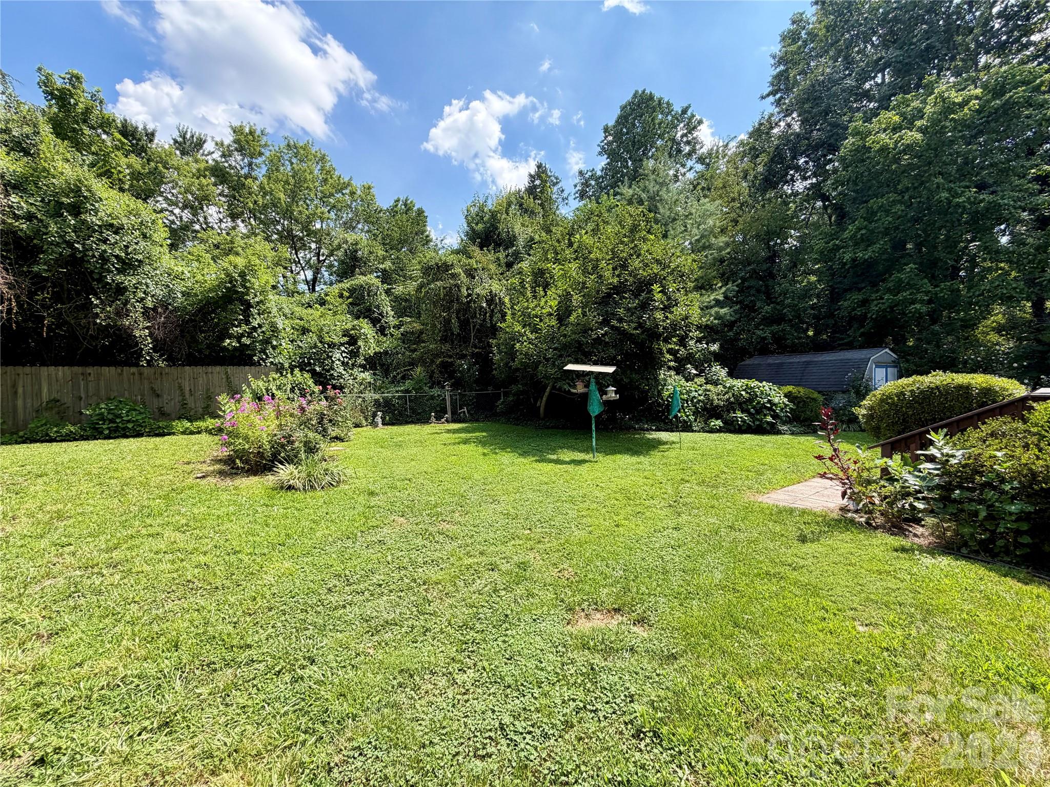 5 Dewberry Drive — Hendersonville