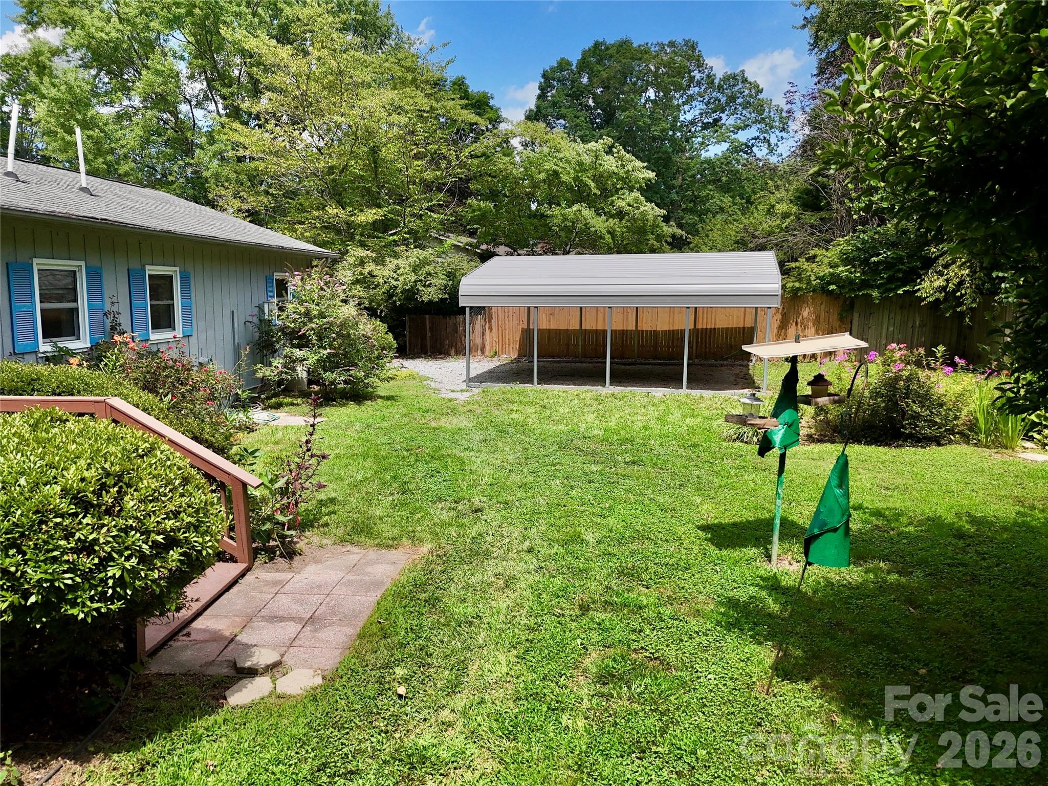 5 Dewberry Drive — Hendersonville