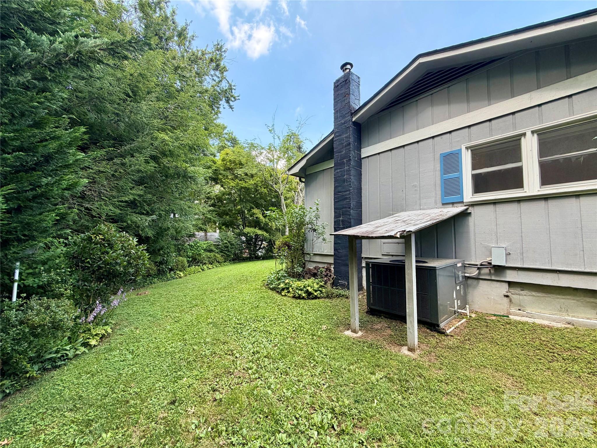 5 Dewberry Drive — Hendersonville