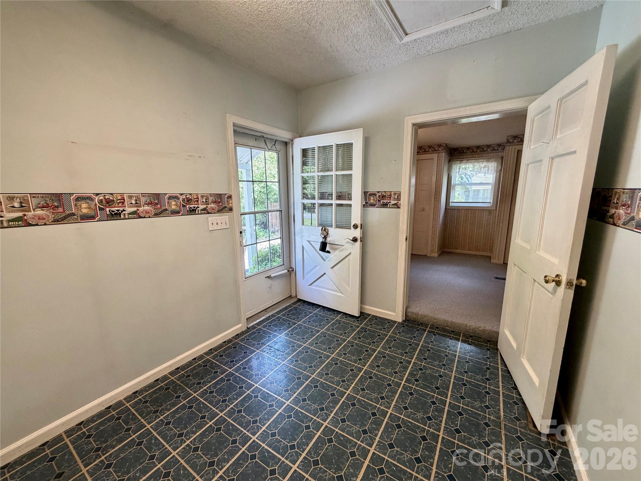5 Dewberry Drive — Hendersonville
