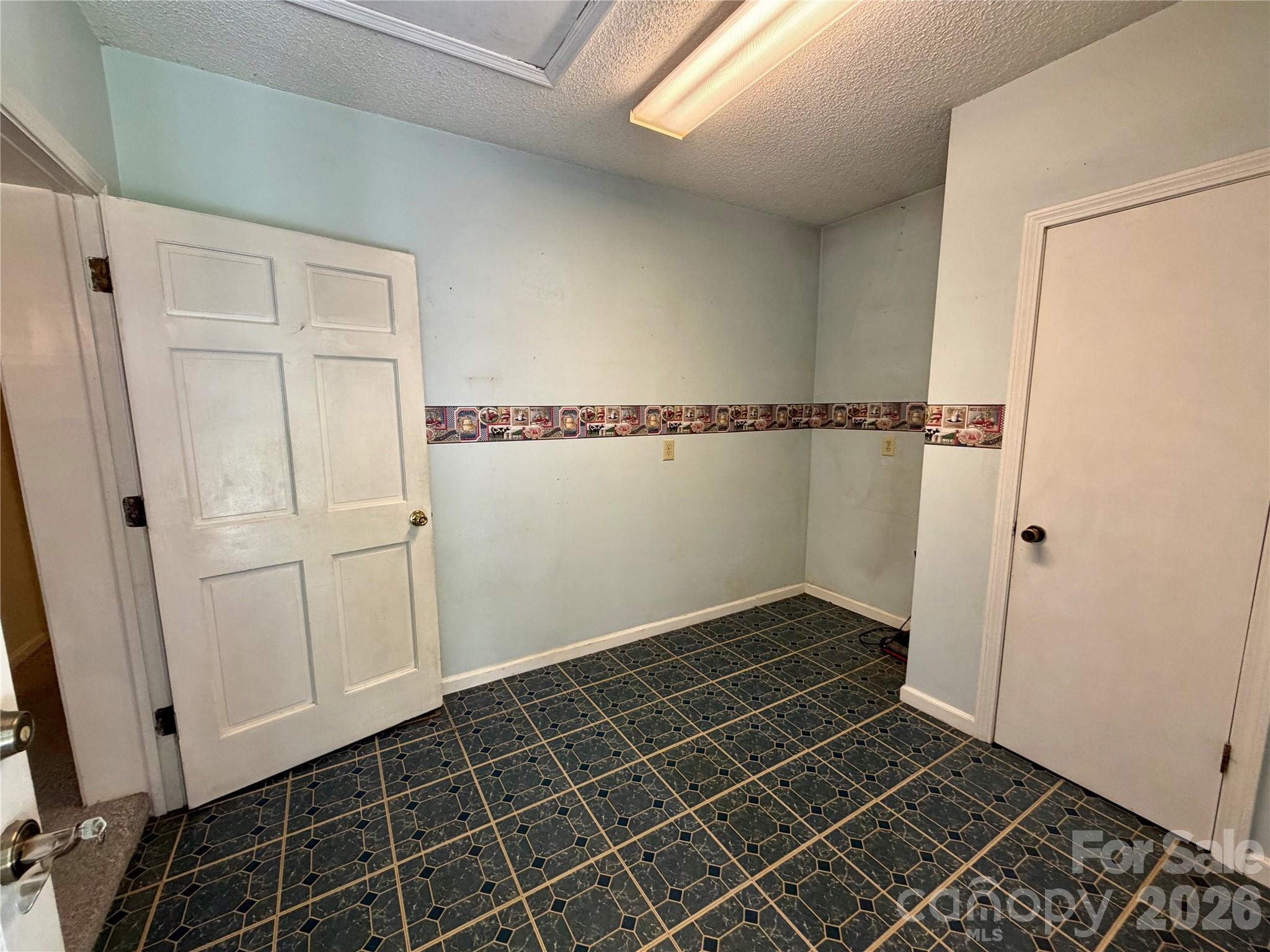 5 Dewberry Drive — Hendersonville