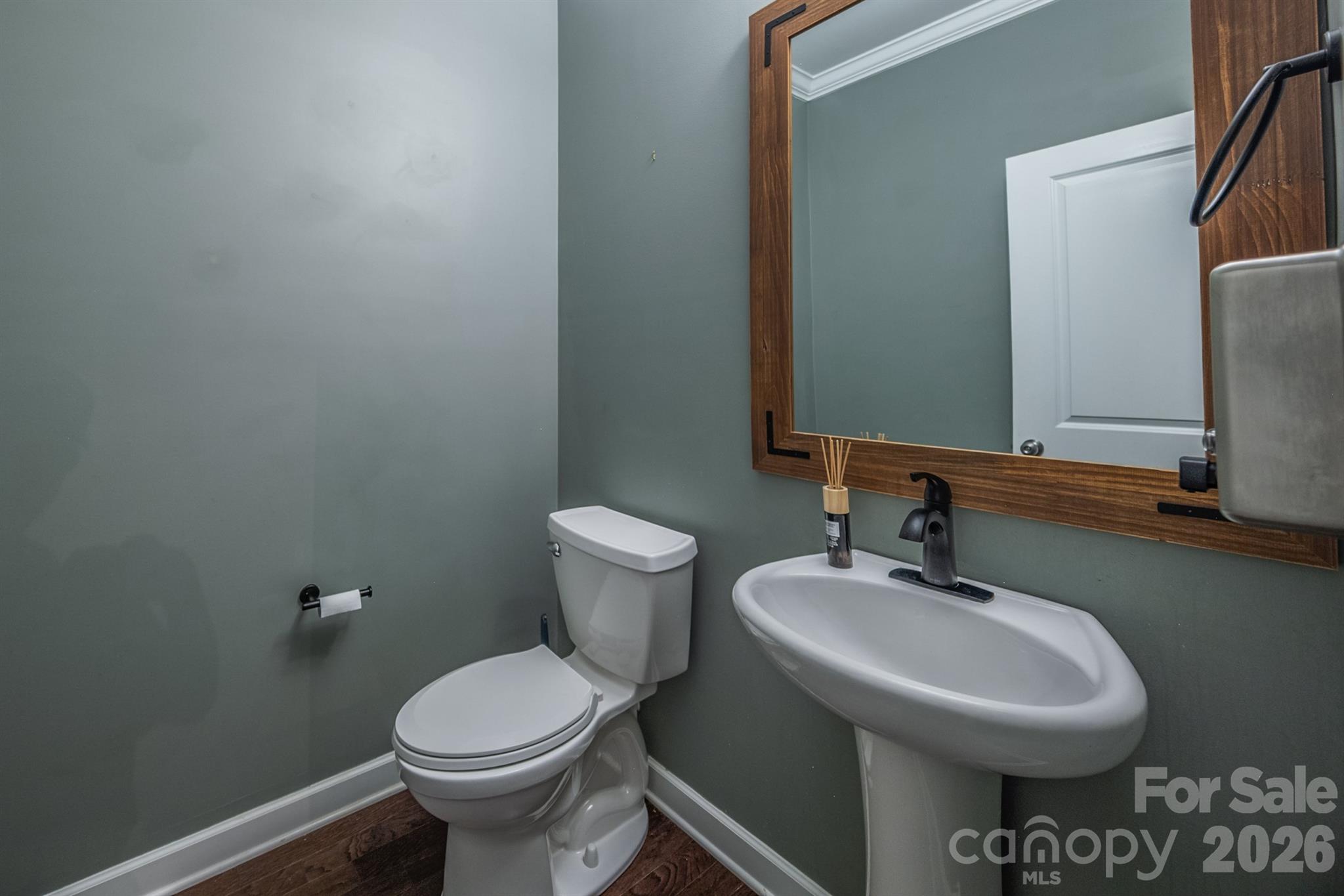 2134 Gillette Drive — Clover
