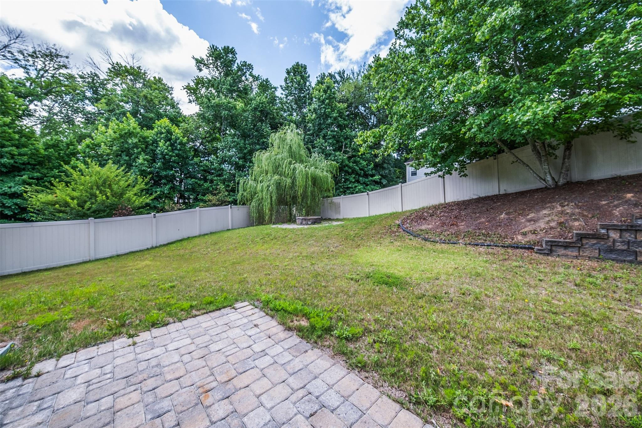 2134 Gillette Drive — Clover