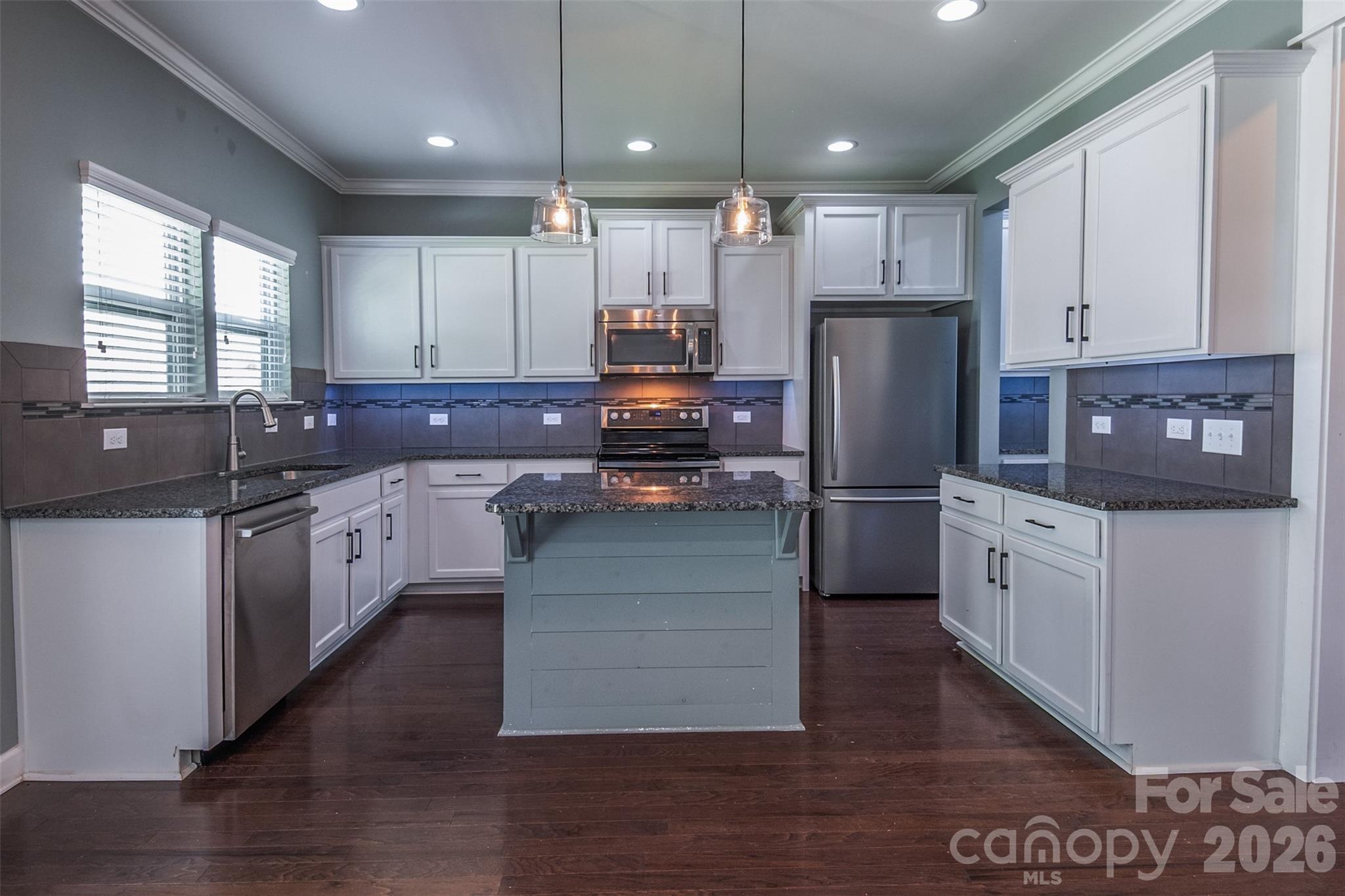 2134 Gillette Drive — Clover