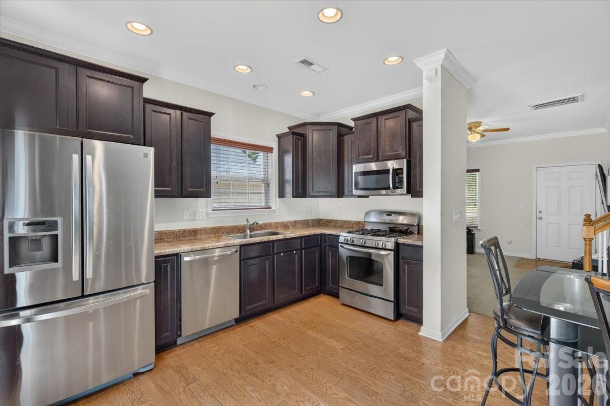 3323 Mortemer Lane — Charlotte