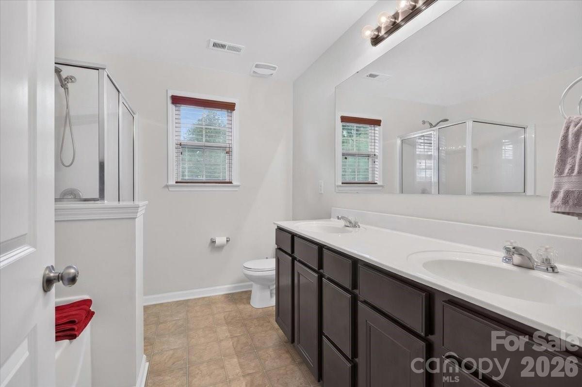 3323 Mortemer Lane — Charlotte