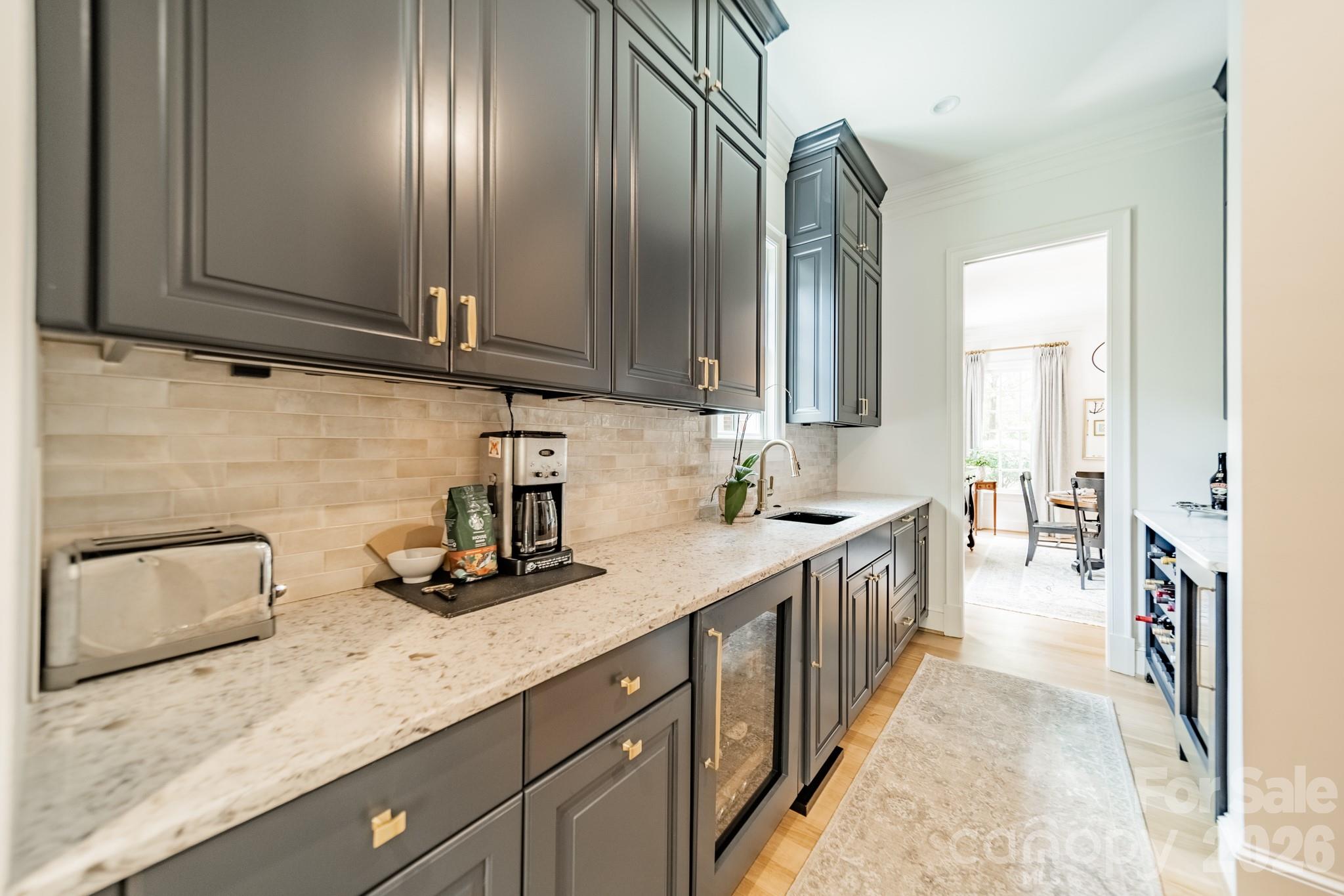 5110 Oxford Crescent Court — Charlotte