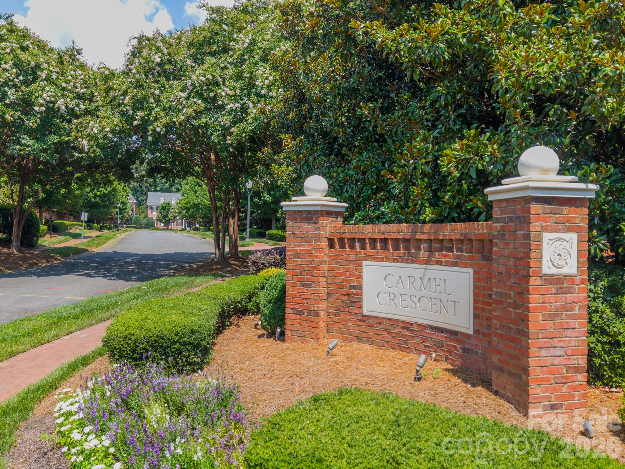 5110 Oxford Crescent Court — Charlotte