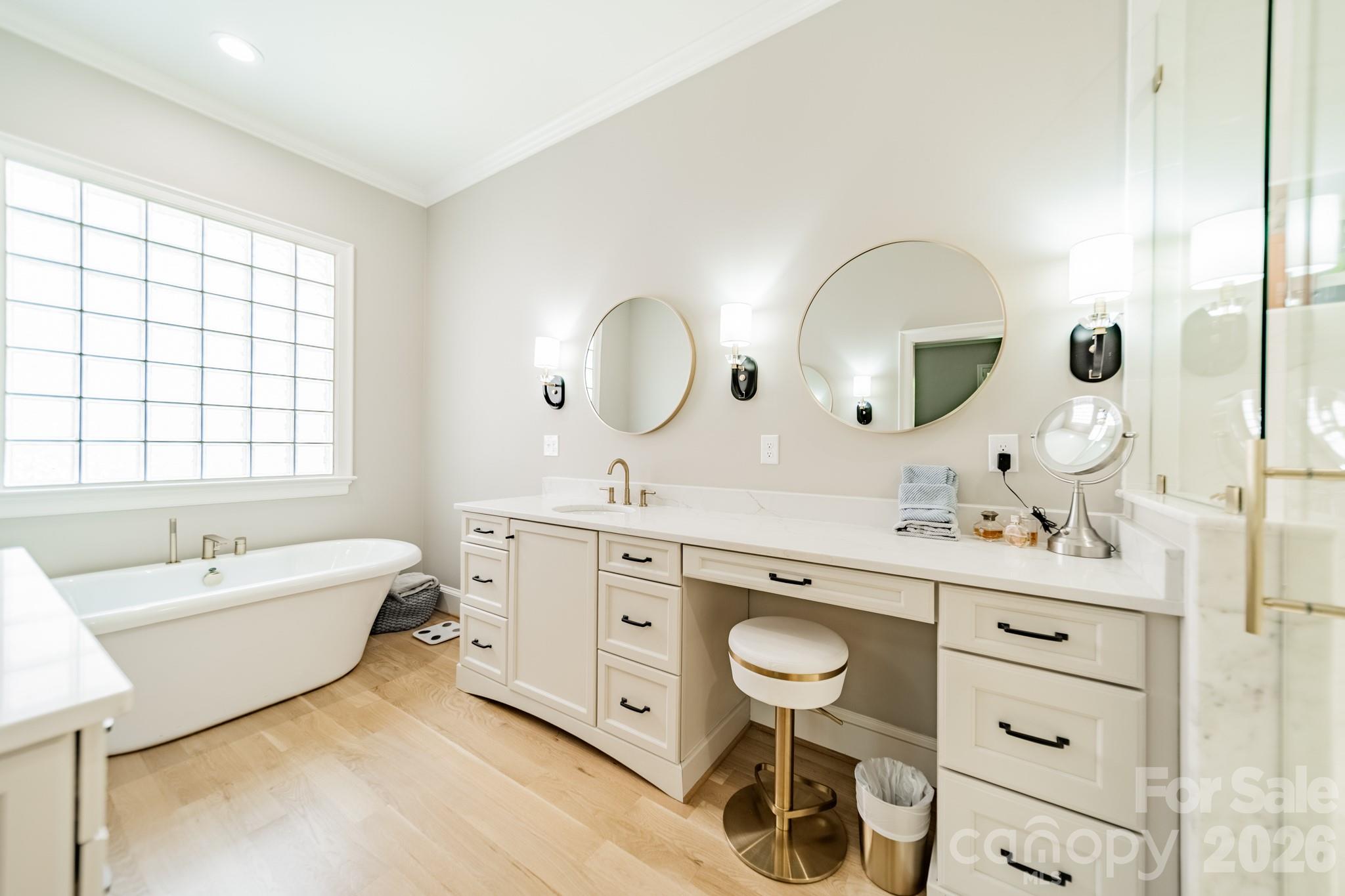 5110 Oxford Crescent Court — Charlotte