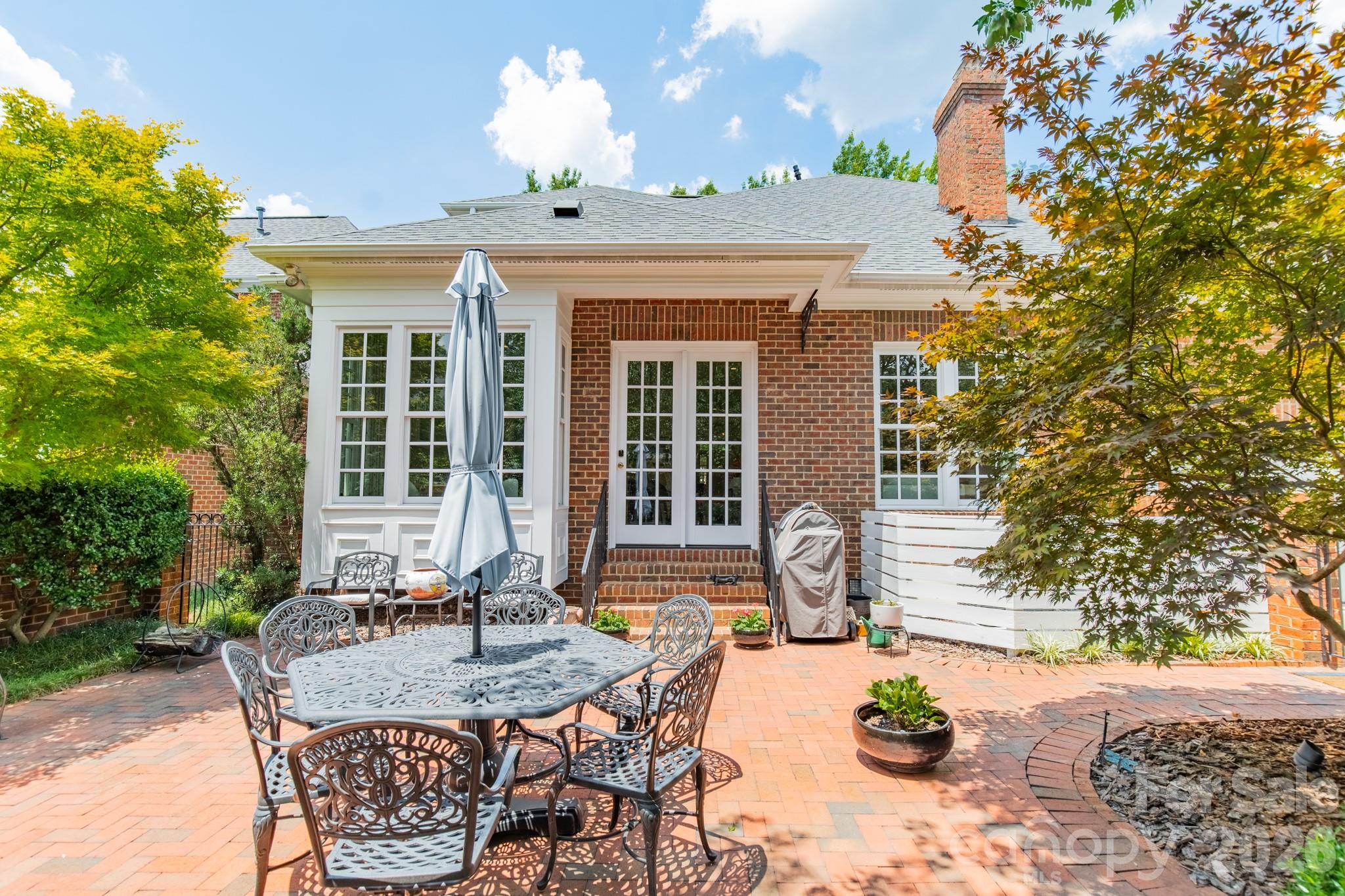5110 Oxford Crescent Court — Charlotte