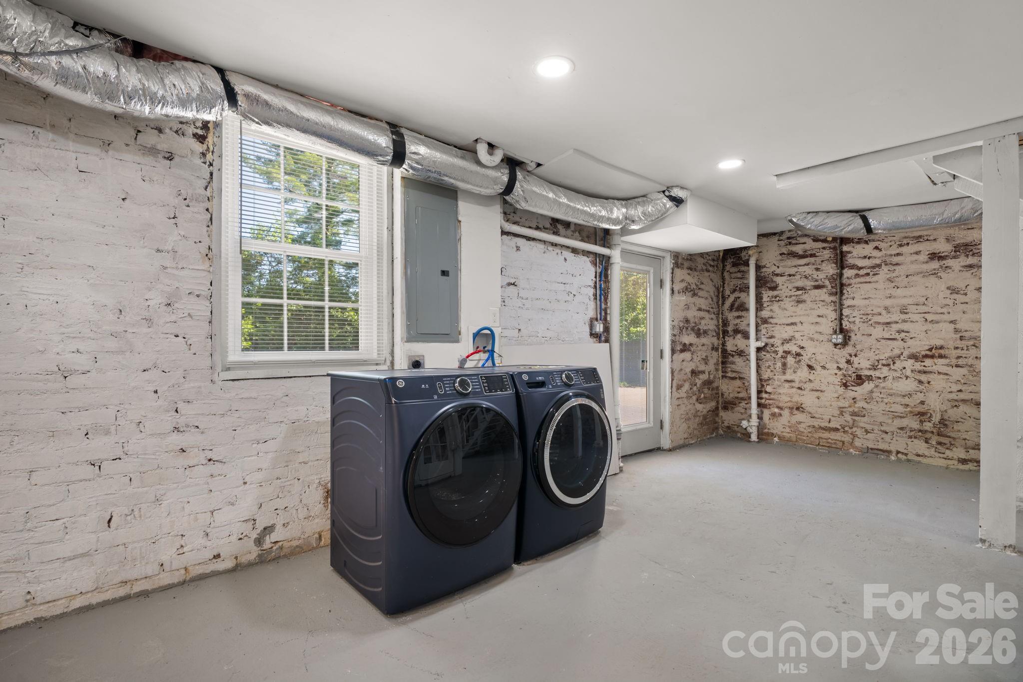 1407 Mimosa Lane NW — Lenoir