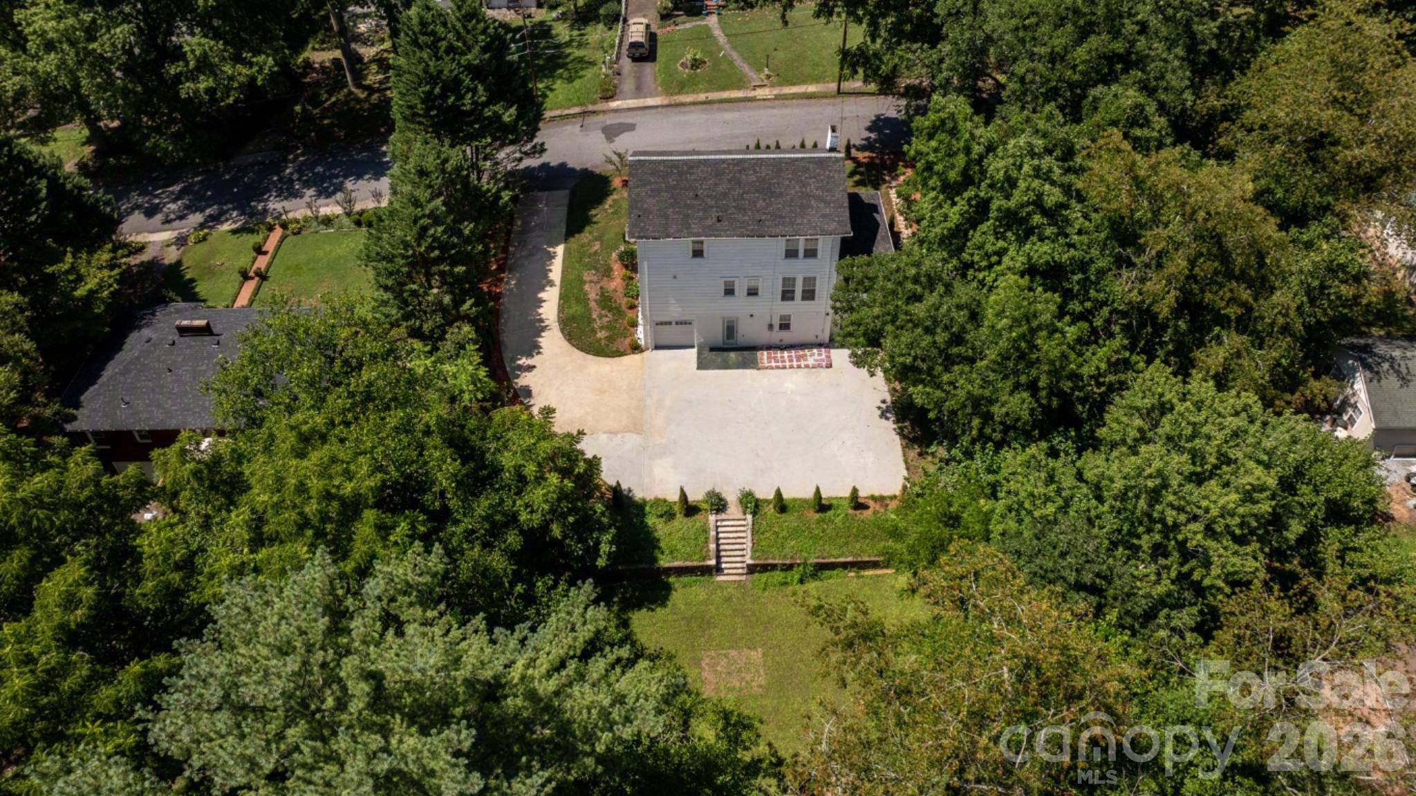 1407 Mimosa Lane NW — Lenoir
