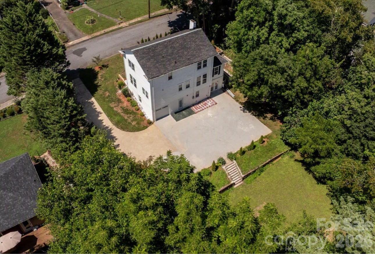 1407 Mimosa Lane NW — Lenoir