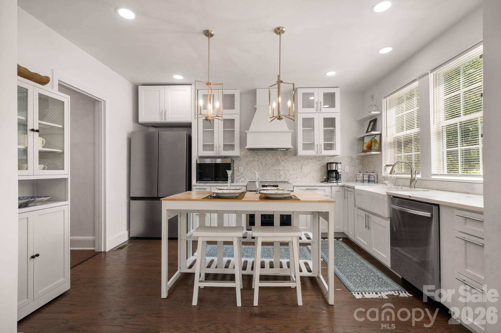 1407 Mimosa Lane NW — Lenoir