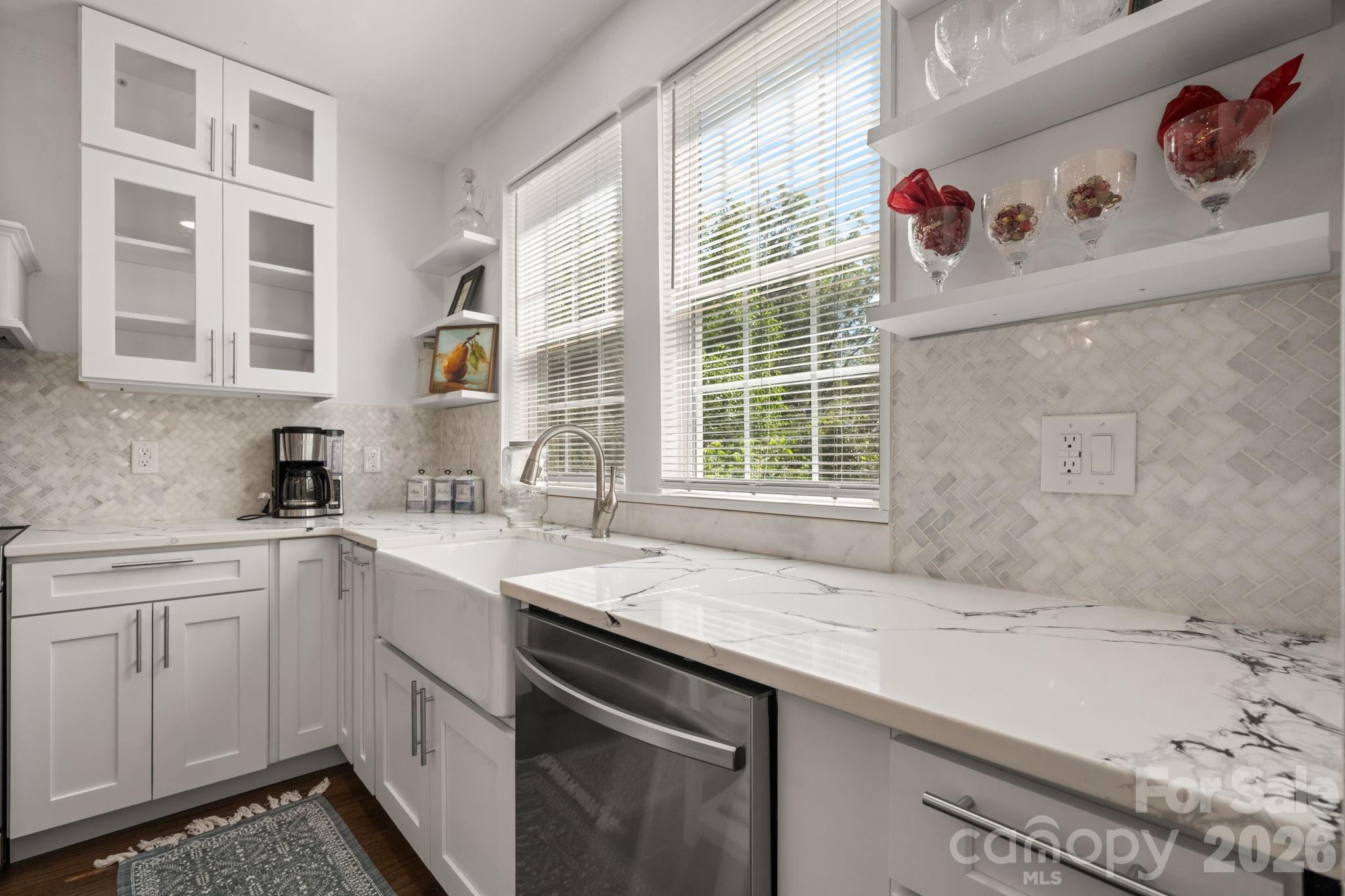 1407 Mimosa Lane NW — Lenoir