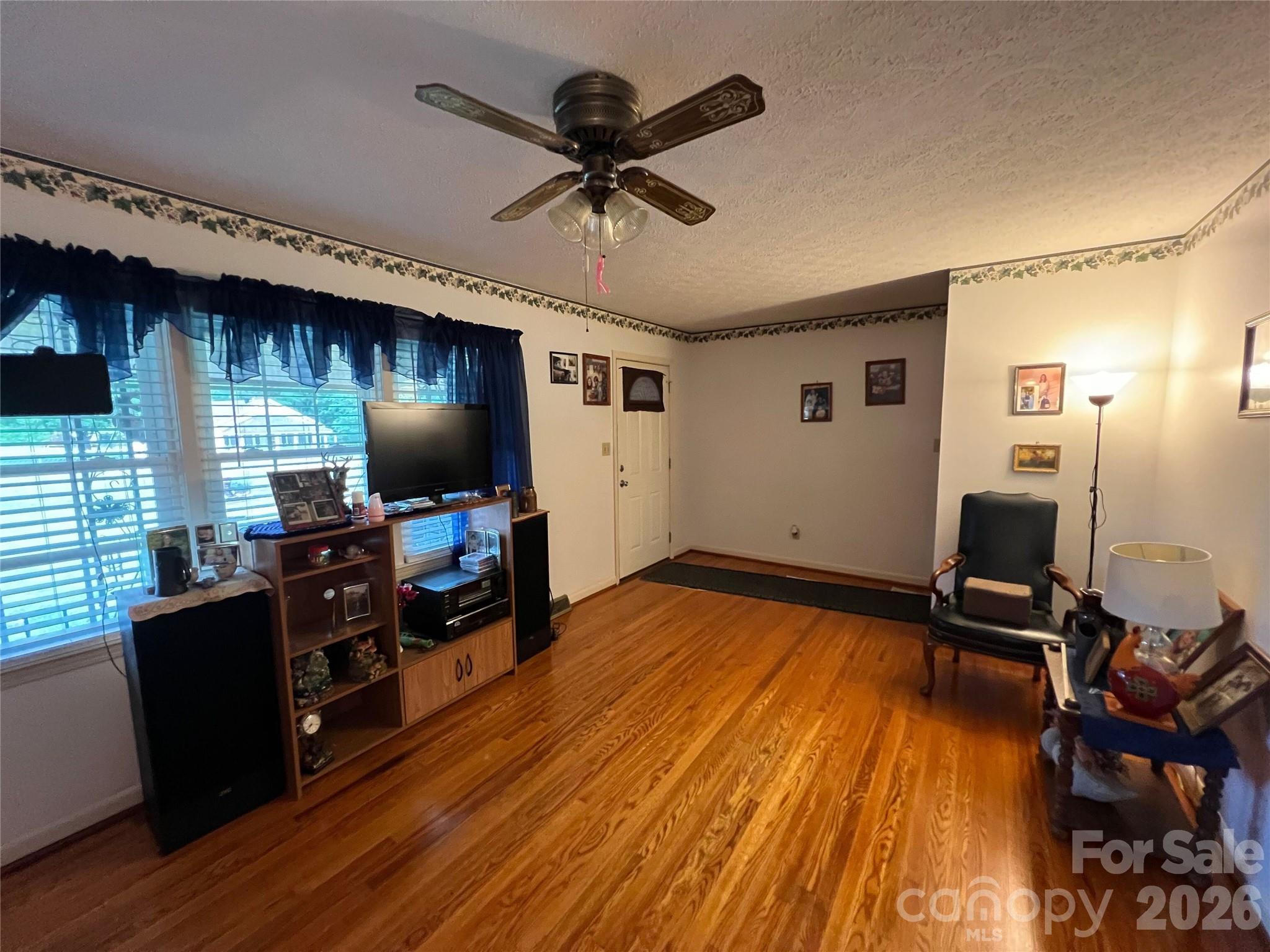 1210 Belwood Lawndale Road — Lawndale